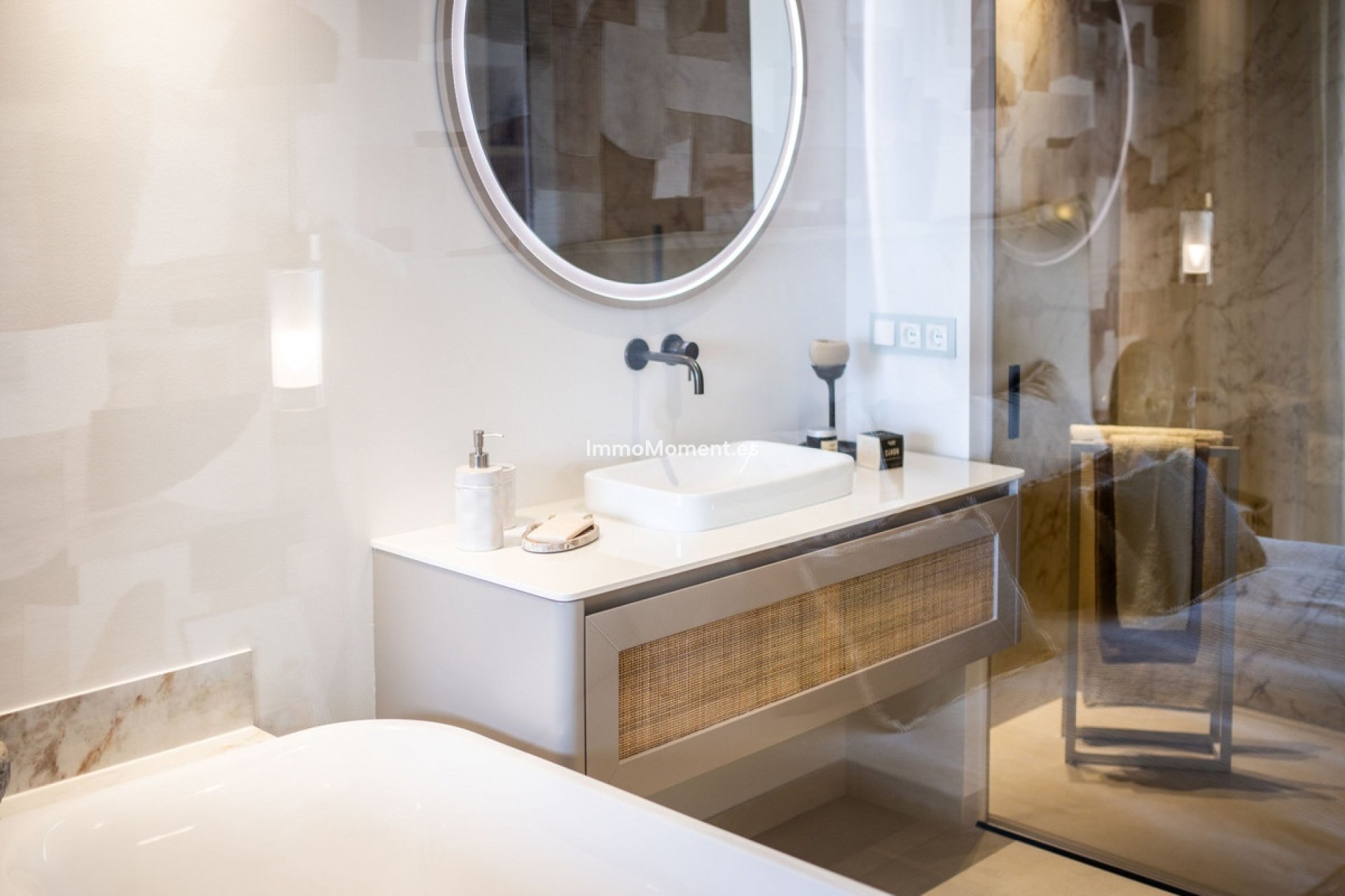 Resale - Apartment - Benahavís - Benahavís Centro