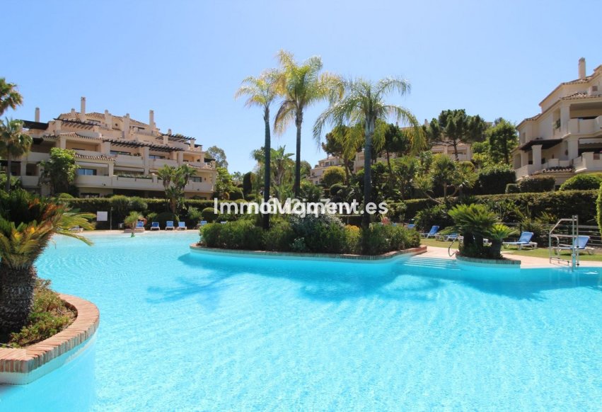 Resale - Apartment - Benahavís - Benahavís Centro