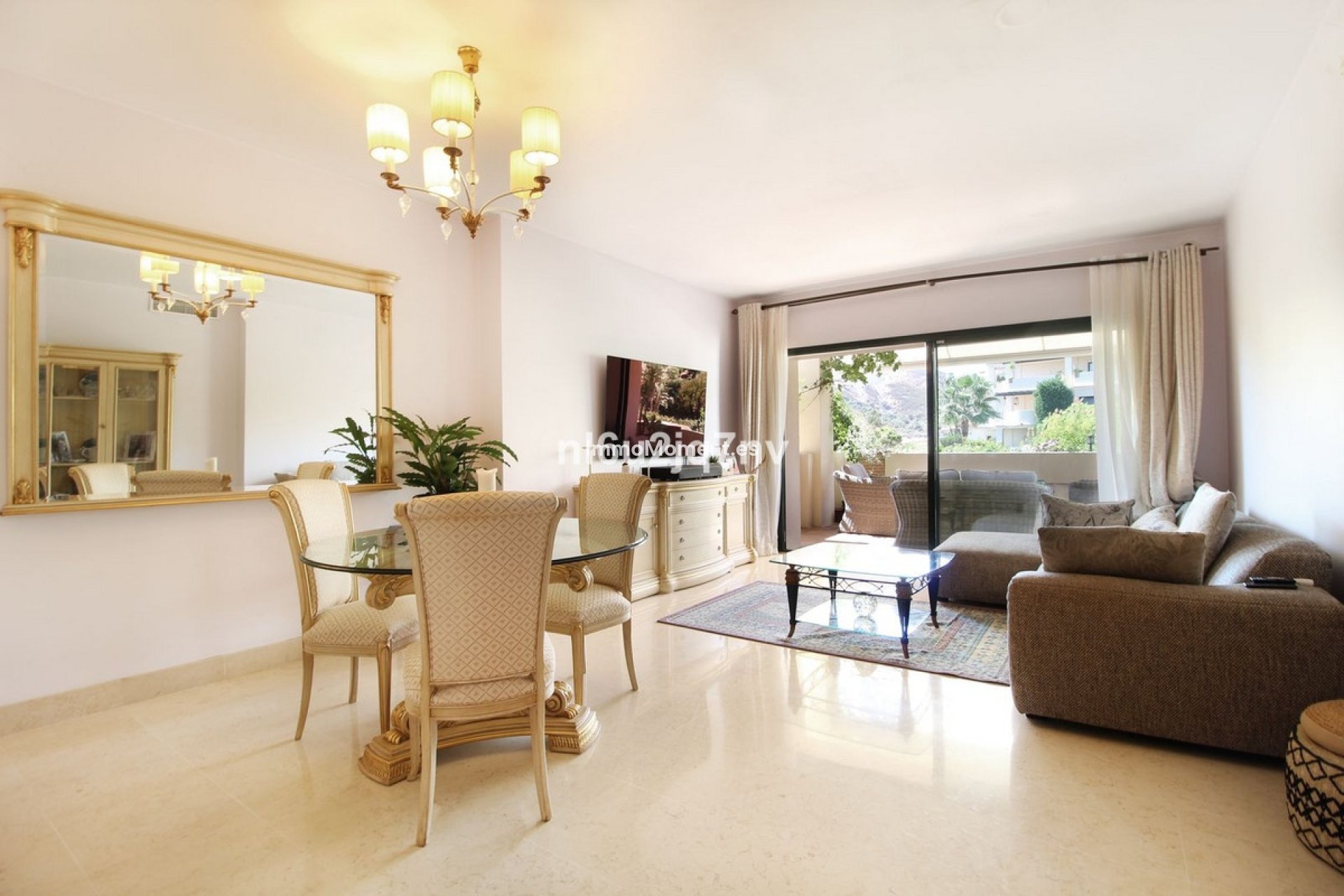 Resale - Apartment - Benahavís - Benahavís Centro