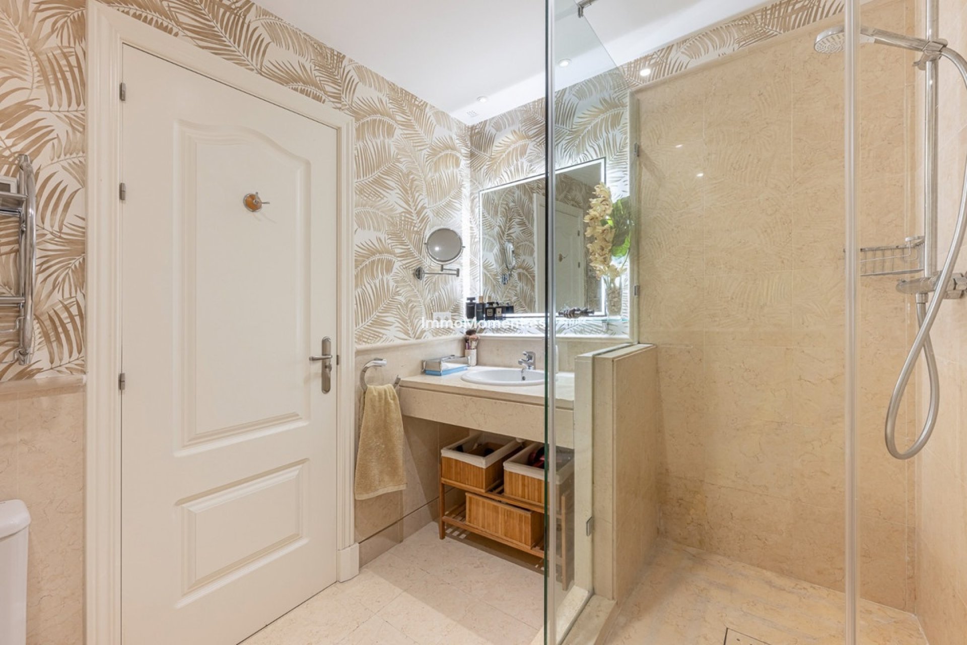 Resale - Apartment - Benahavís - Benahavís Centro