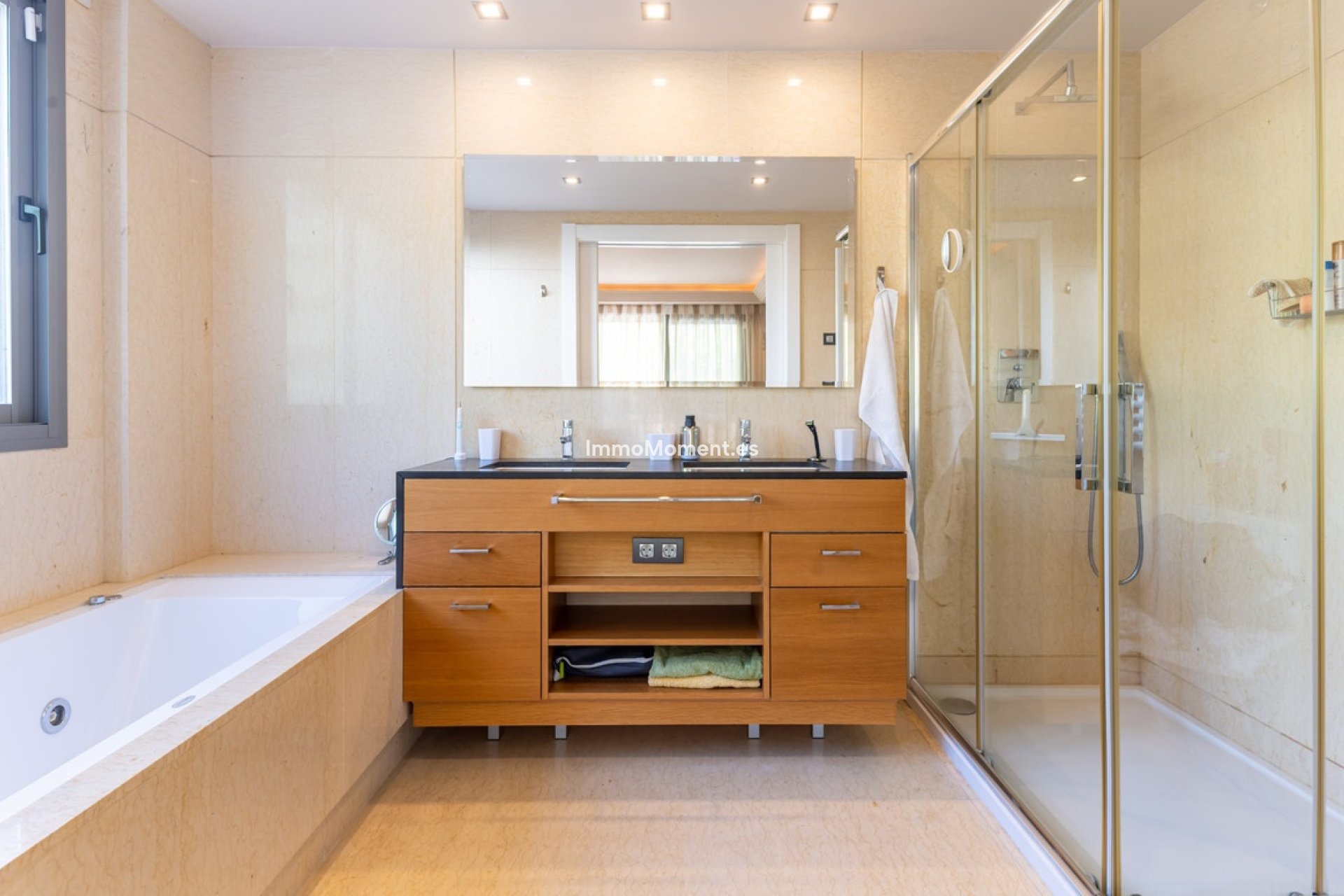 Resale - Apartment - Benahavís - Benahavís Centro