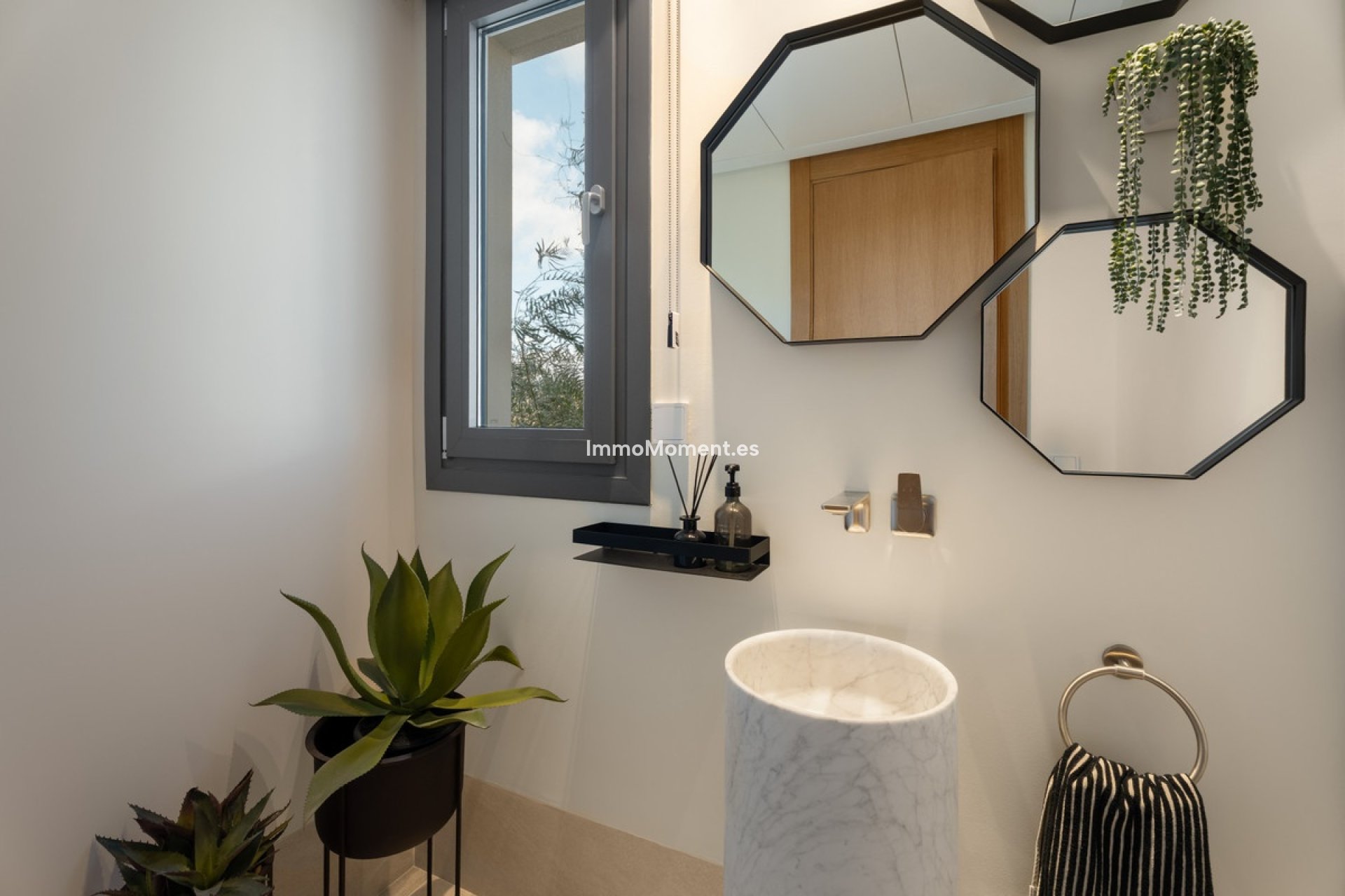 Resale - Apartment - Benahavís - Benahavís Centro