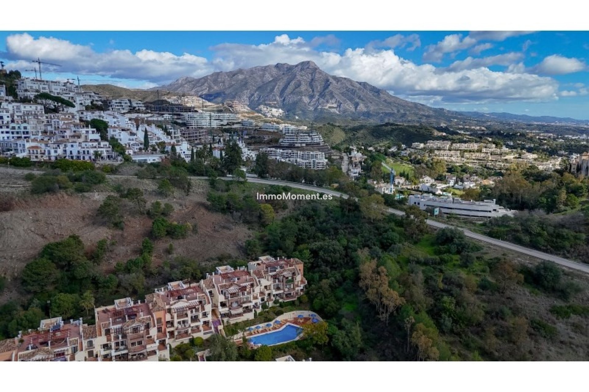 Resale - Apartment - Benahavís - Benahavís Centro