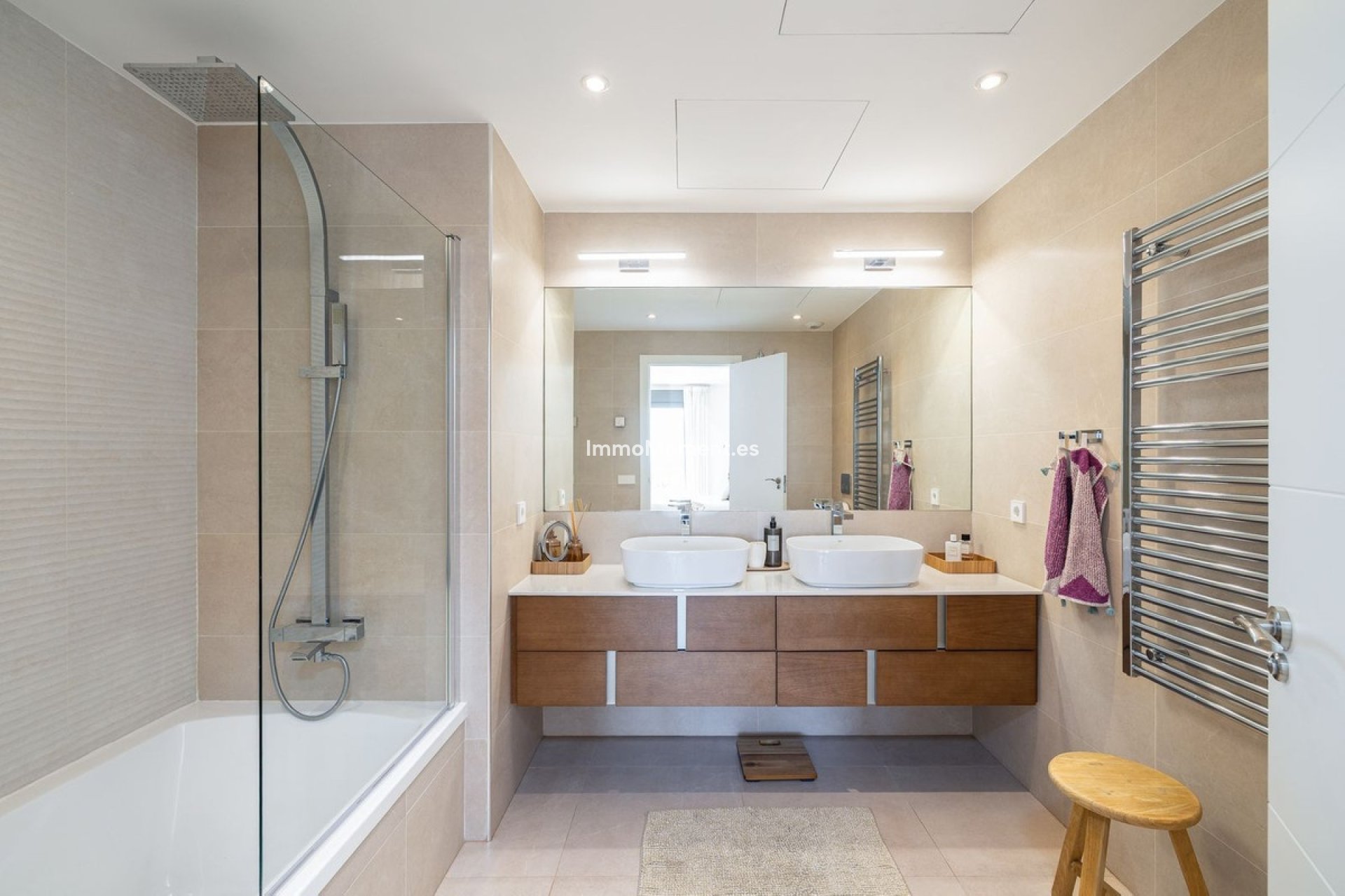 Resale - Apartment - Benahavís - Benahavís Centro