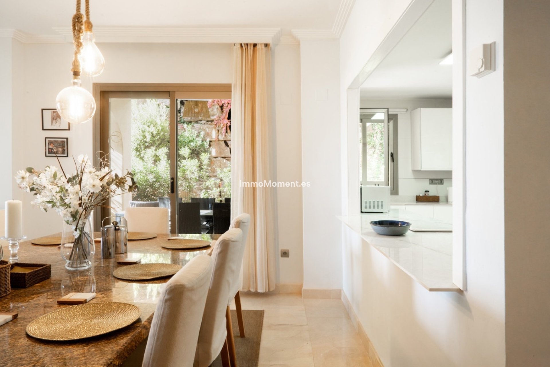 Resale - Apartment - Benahavís - Benahavís Centro