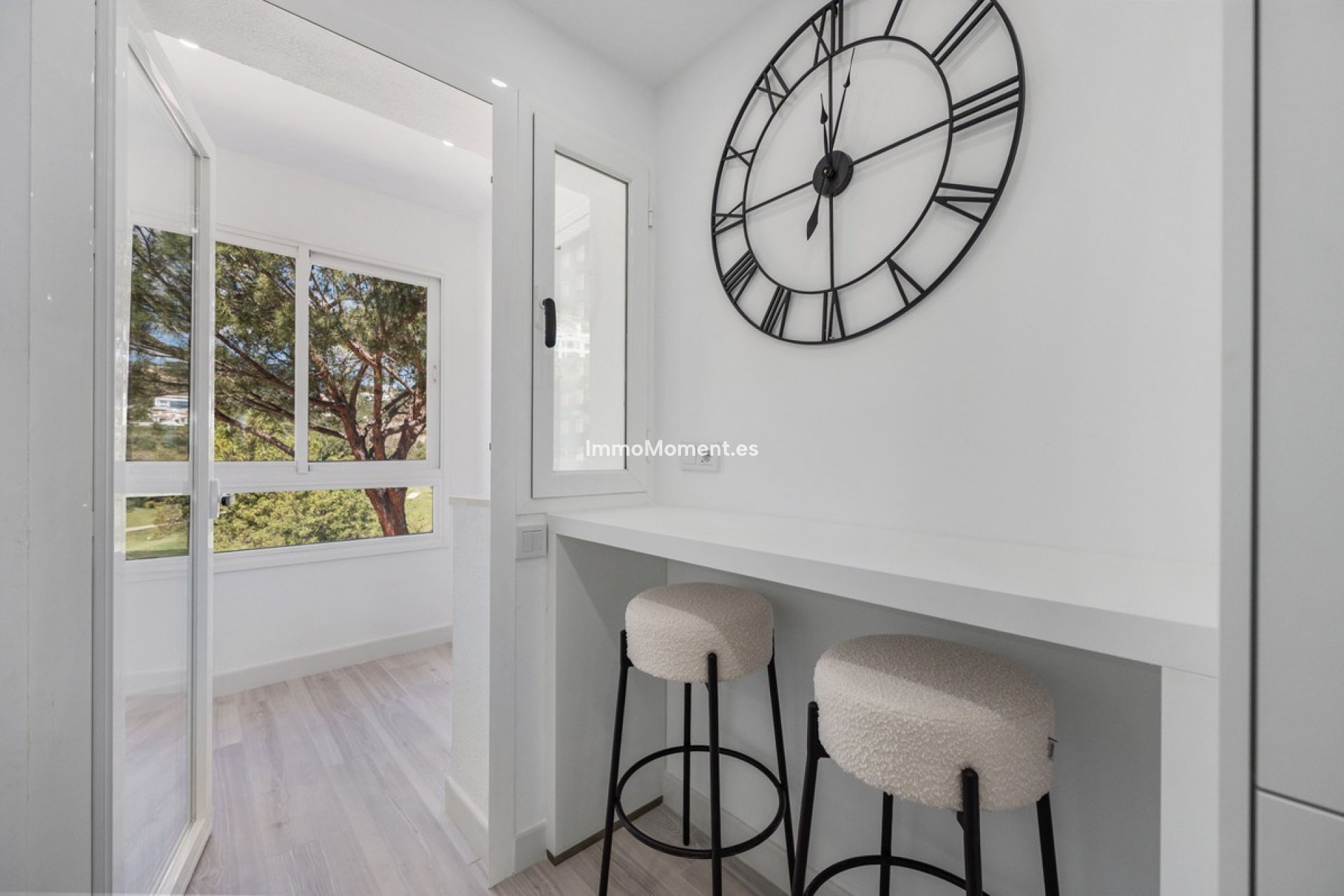 Resale - Apartment - Benahavís - Benahavís Centro