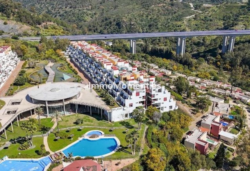 Resale - Apartment - Benahavís - Benahavís Centro