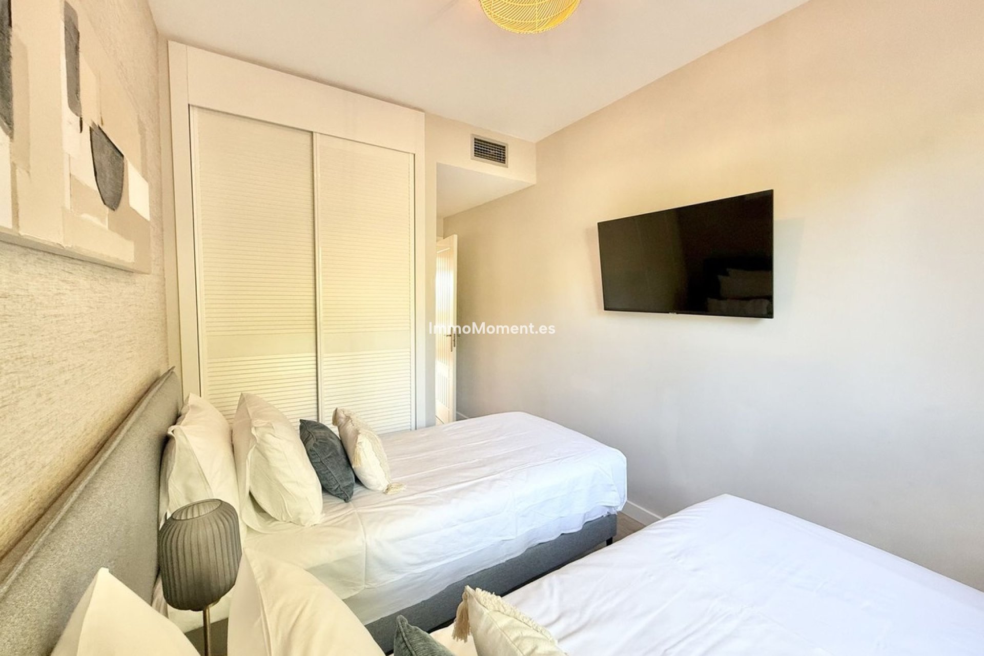 Resale - Apartment - Benahavís - Benahavís Centro