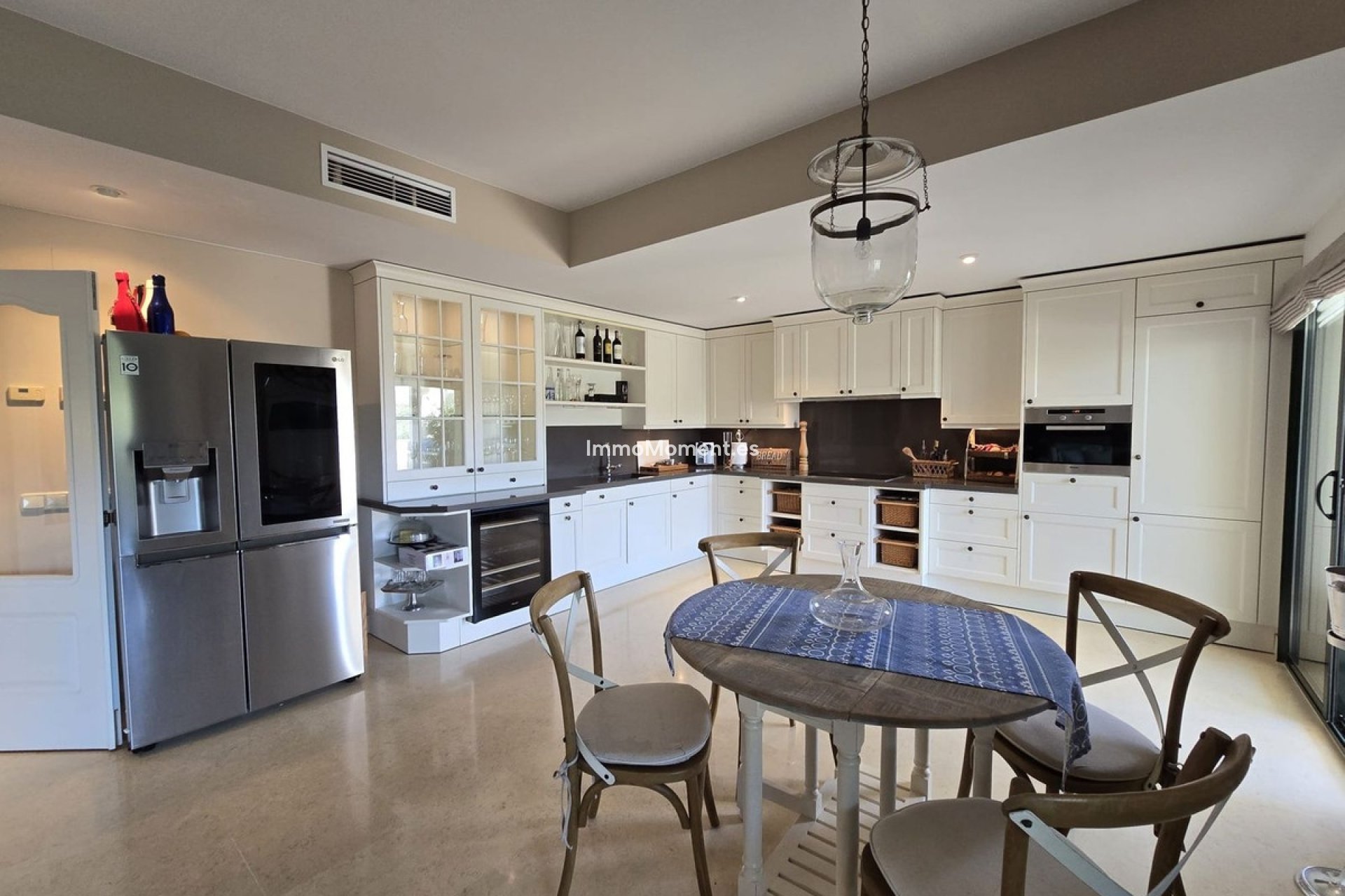 Resale - Apartment - Benahavís - Benahavís Centro