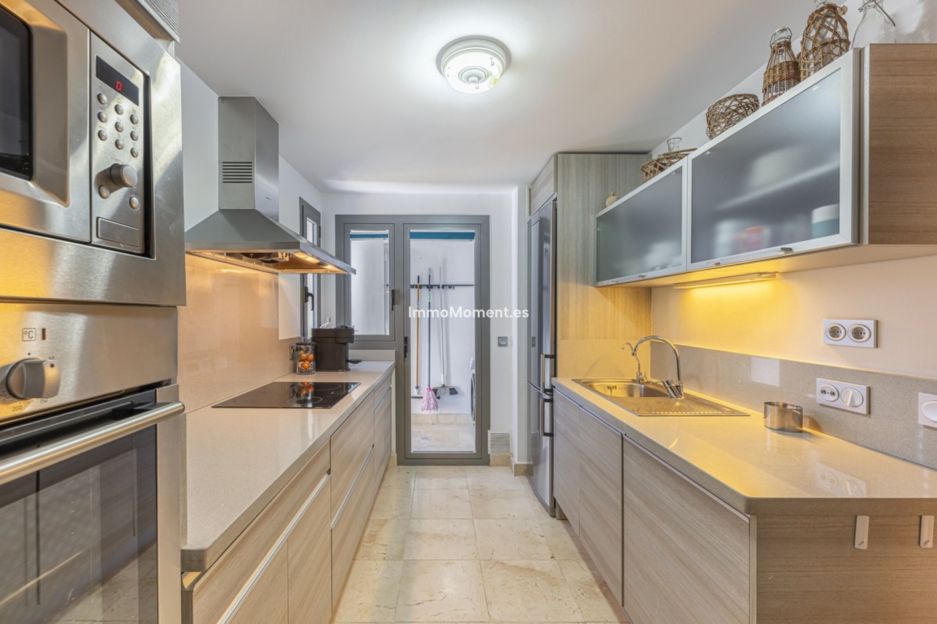 Resale - Apartment - Benahavís - Benahavís Centro