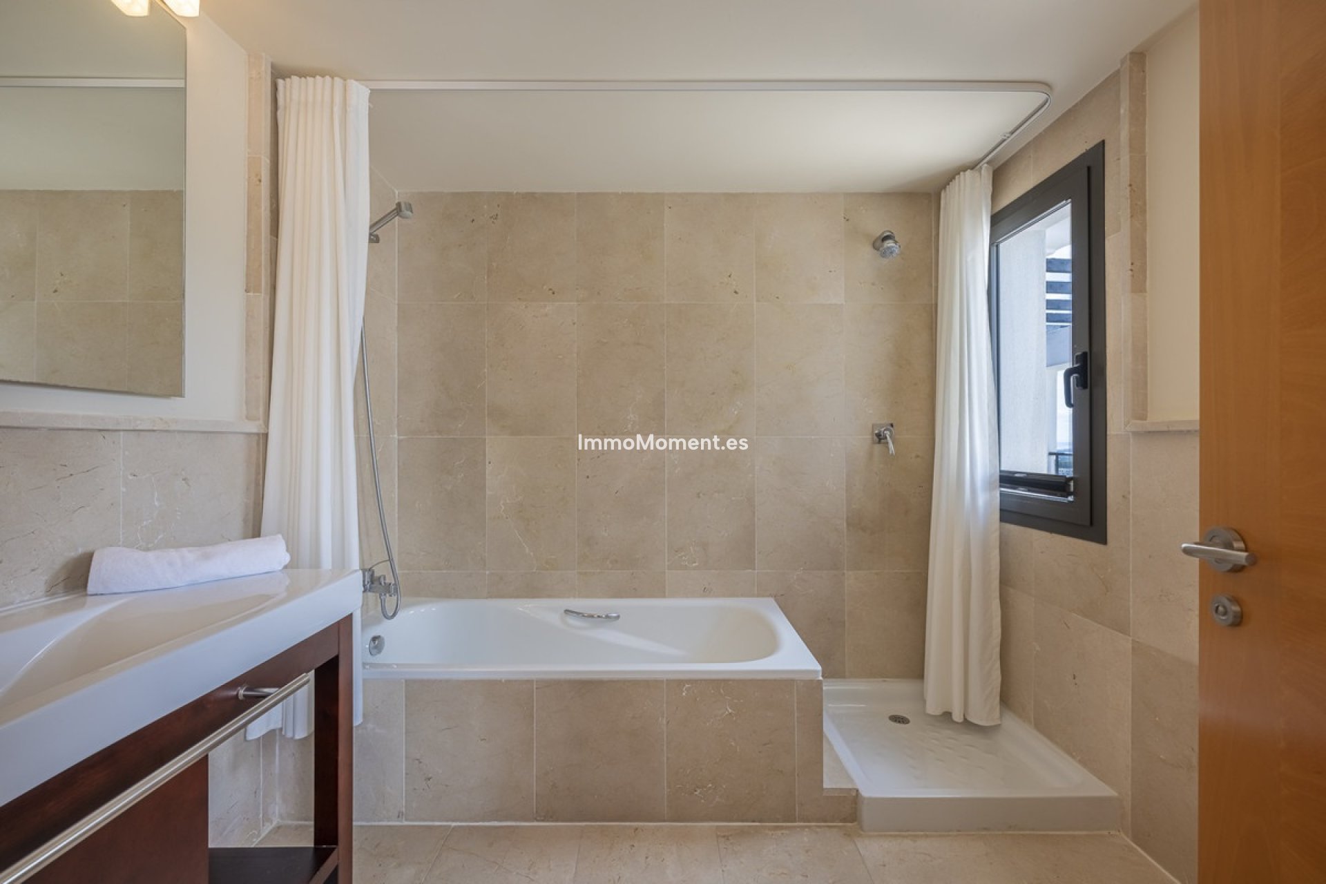 Resale - Apartment - Benahavís - Benahavís Centro