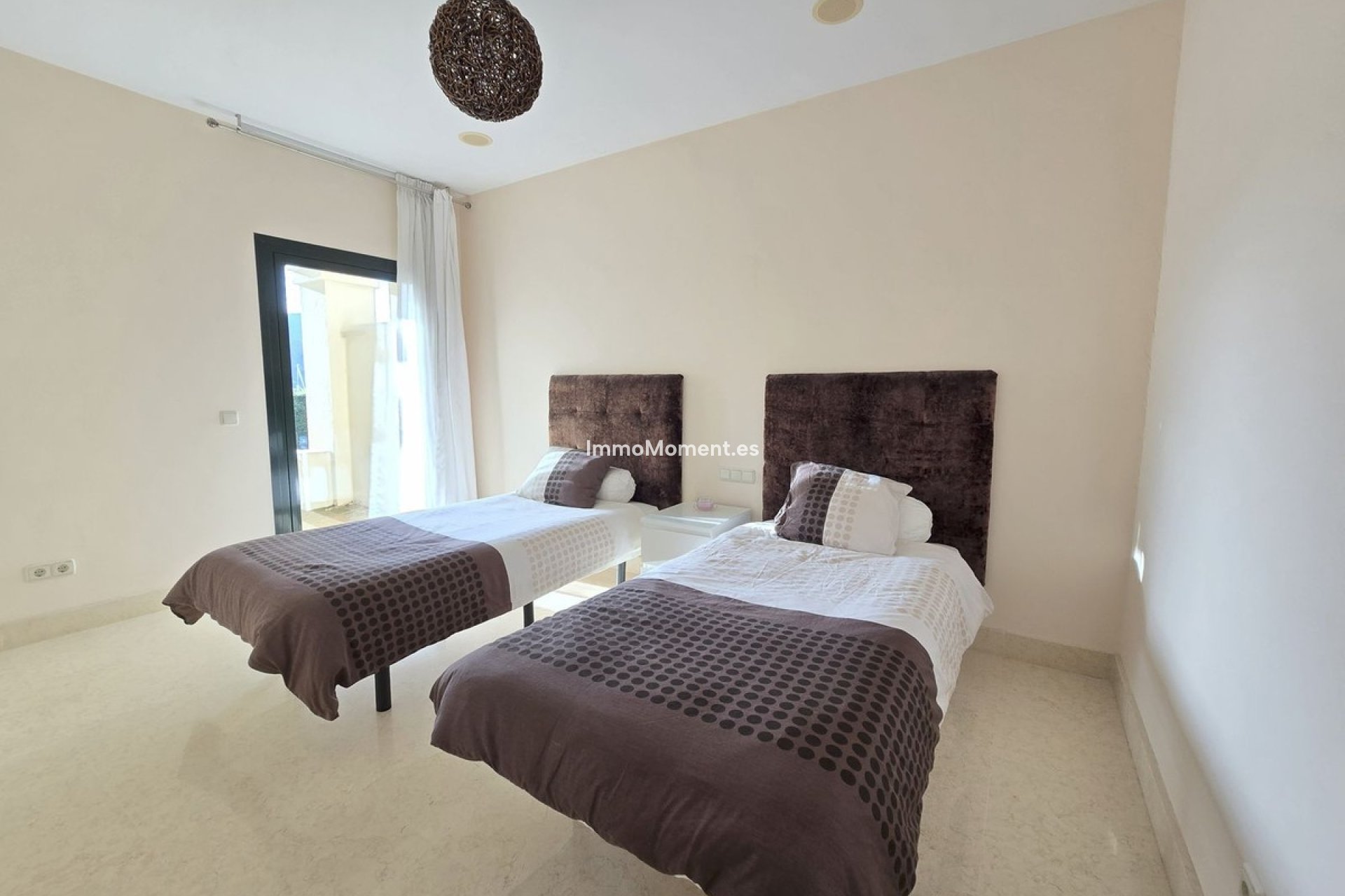 Resale - Apartment - Benahavís - Benahavís Centro
