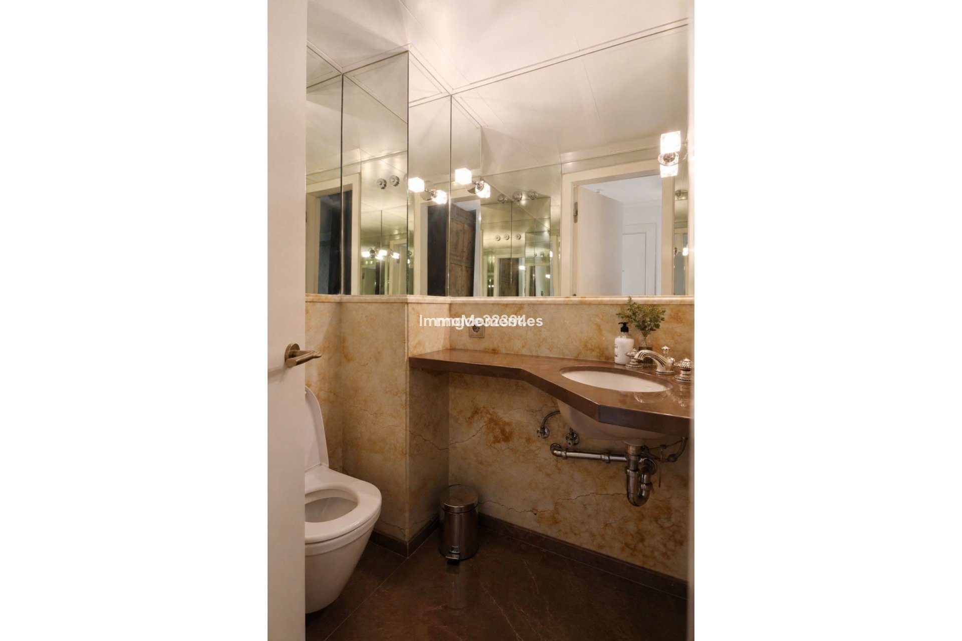 Resale - Apartment - Benahavís - Benahavís Centro