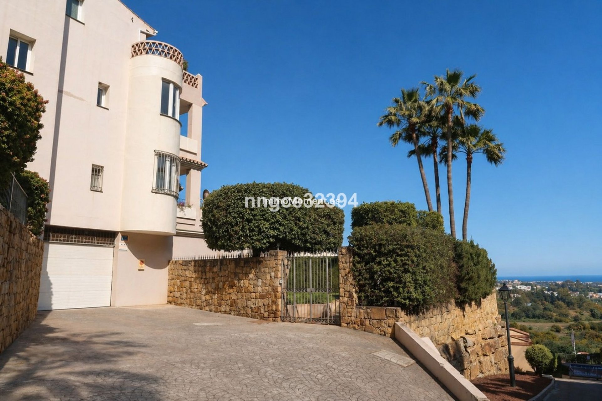 Resale - Apartment - Benahavís - Benahavís Centro