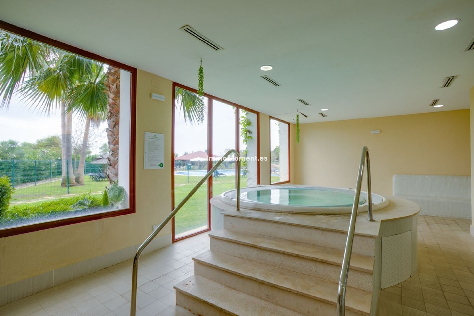Resale - Apartment - Benahavís - Benahavís Centro