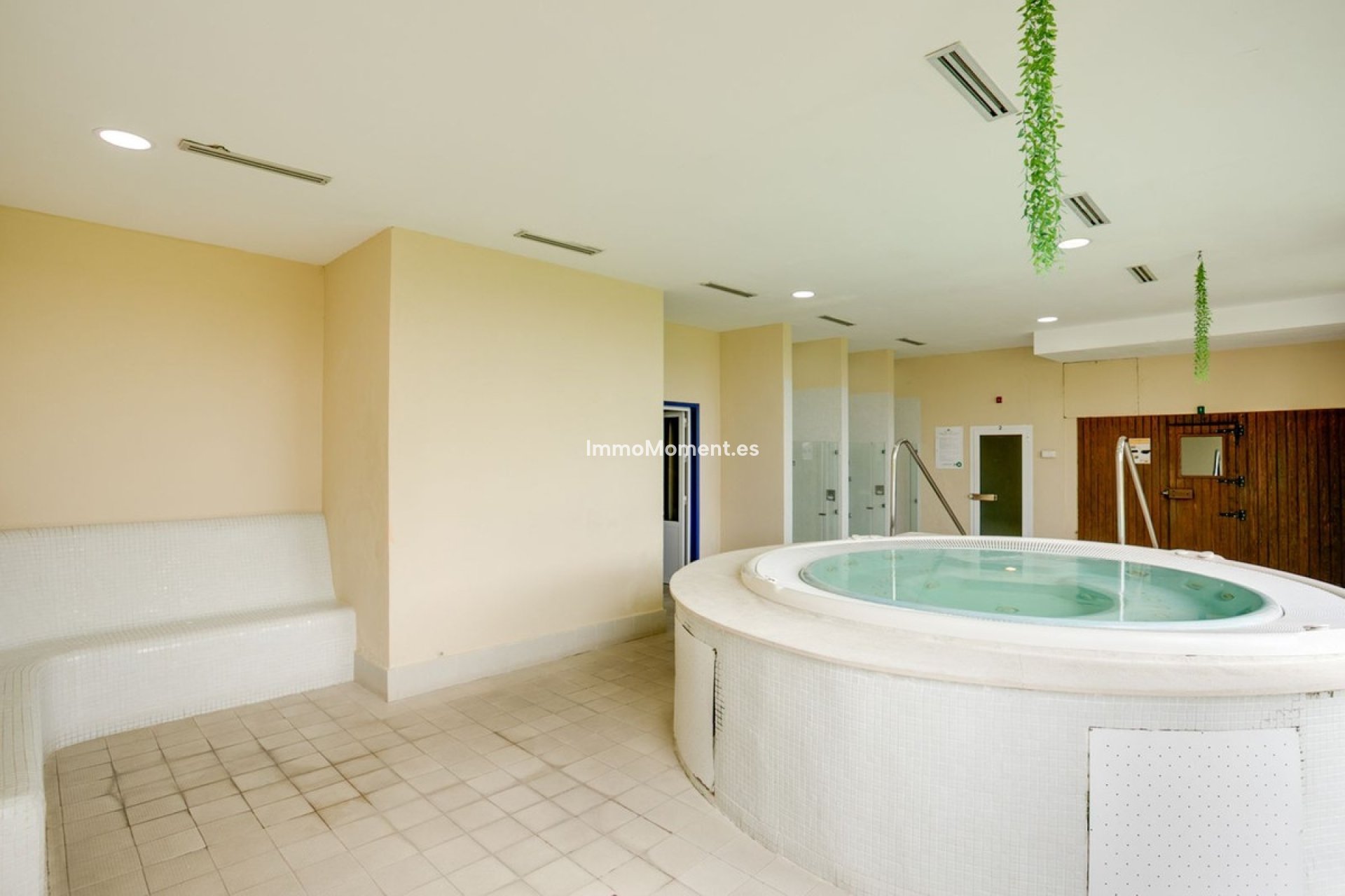 Resale - Apartment - Benahavís - Benahavís Centro