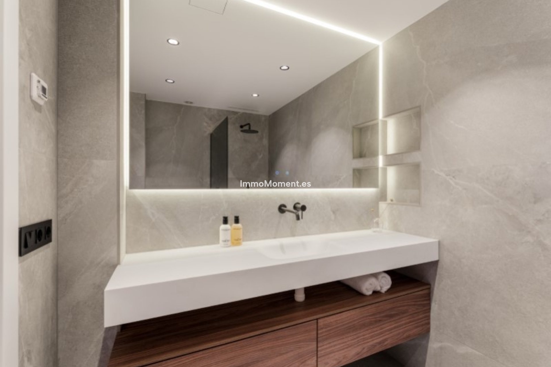 Resale - Apartment - Benahavís - Benahavís Centro