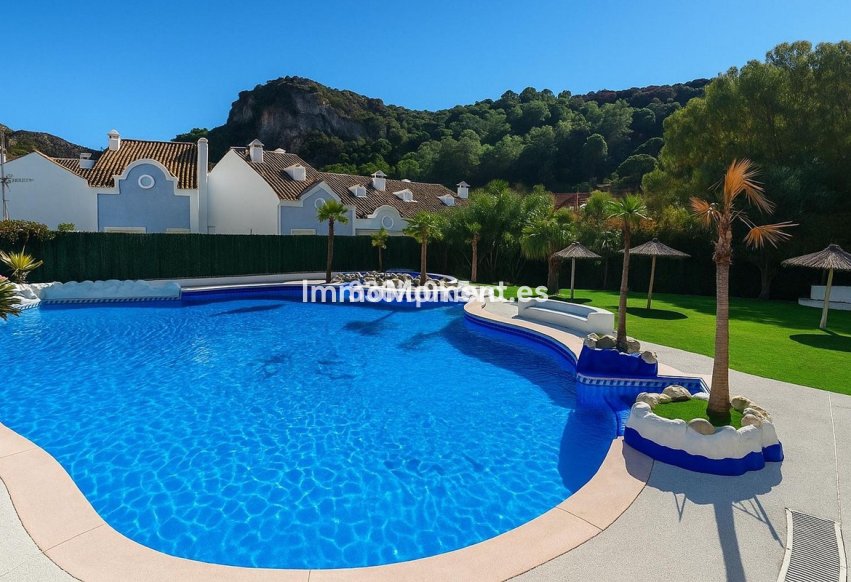 Resale - Apartment - Benahavís - Benahavís Centro