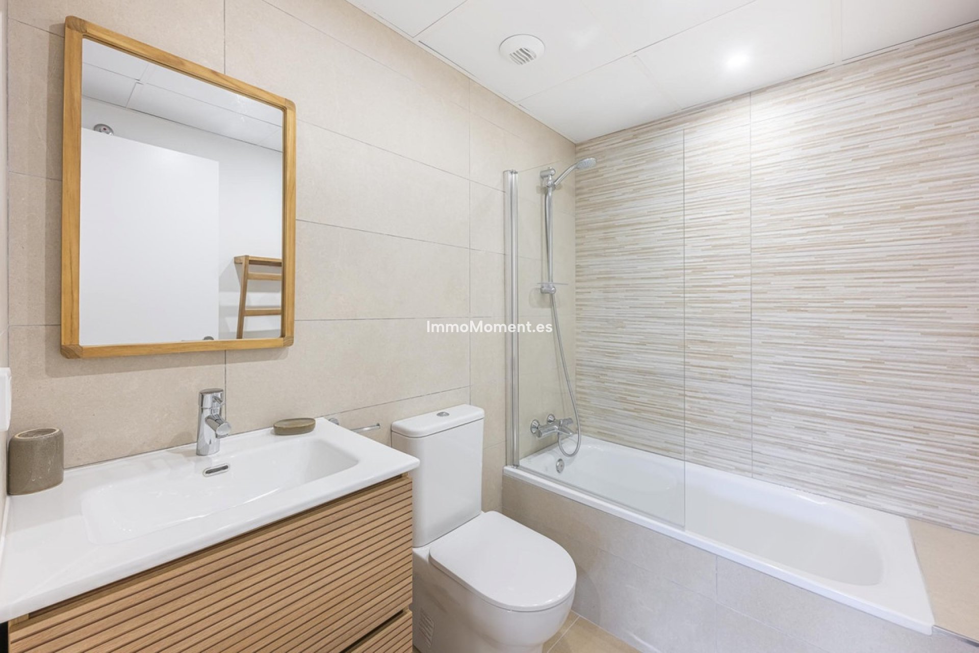 Resale - Apartment - Benahavís - Benahavís Centro