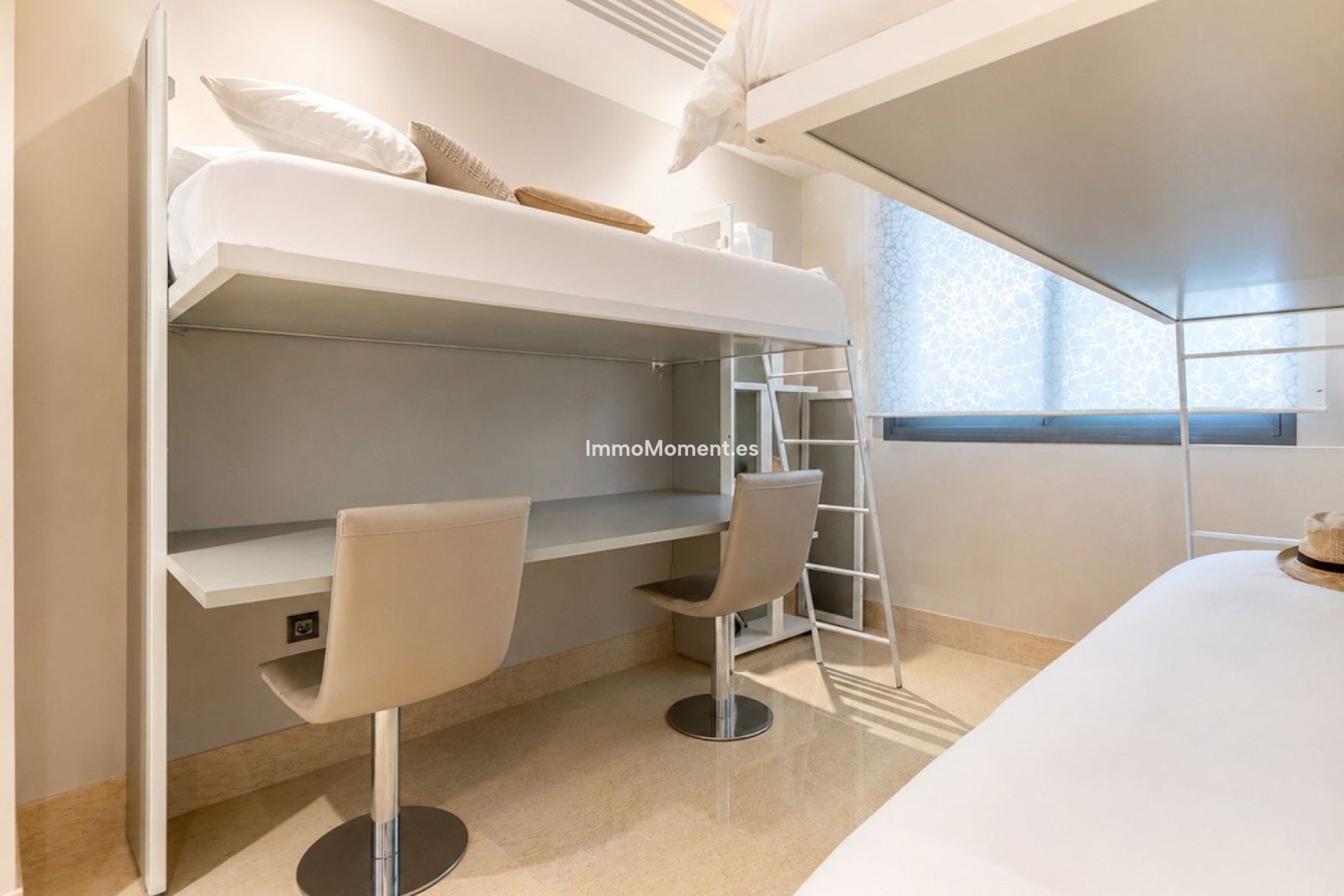 Resale - Apartment - Benahavís - Benahavís Centro