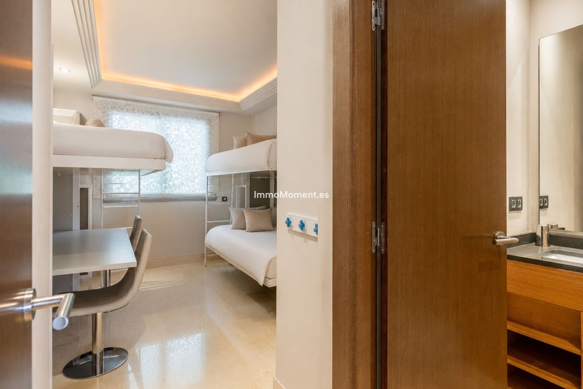 Resale - Apartment - Benahavís - Benahavís Centro