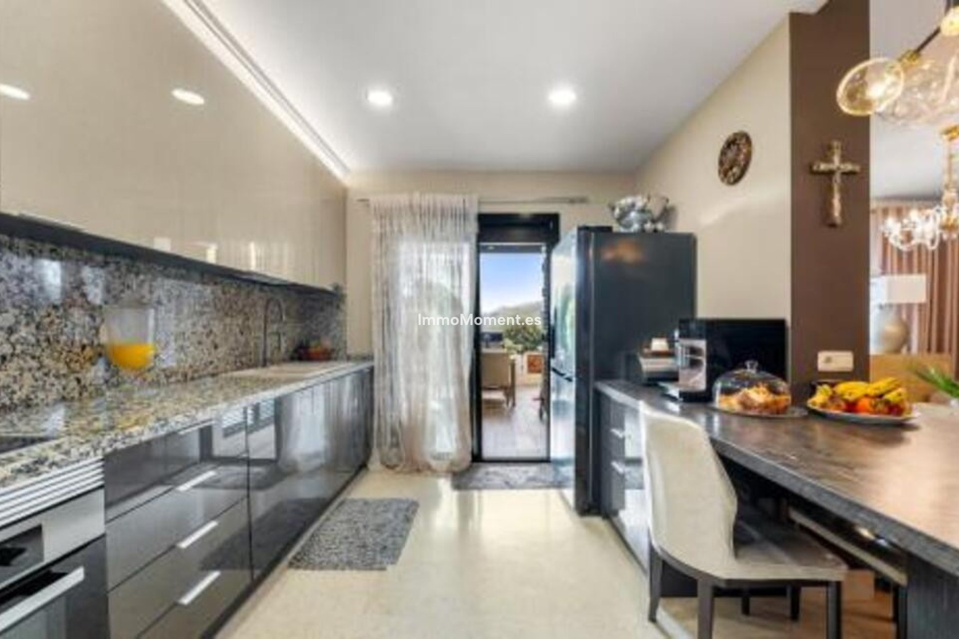 Resale - Apartment - Benahavís - Benahavís Centro