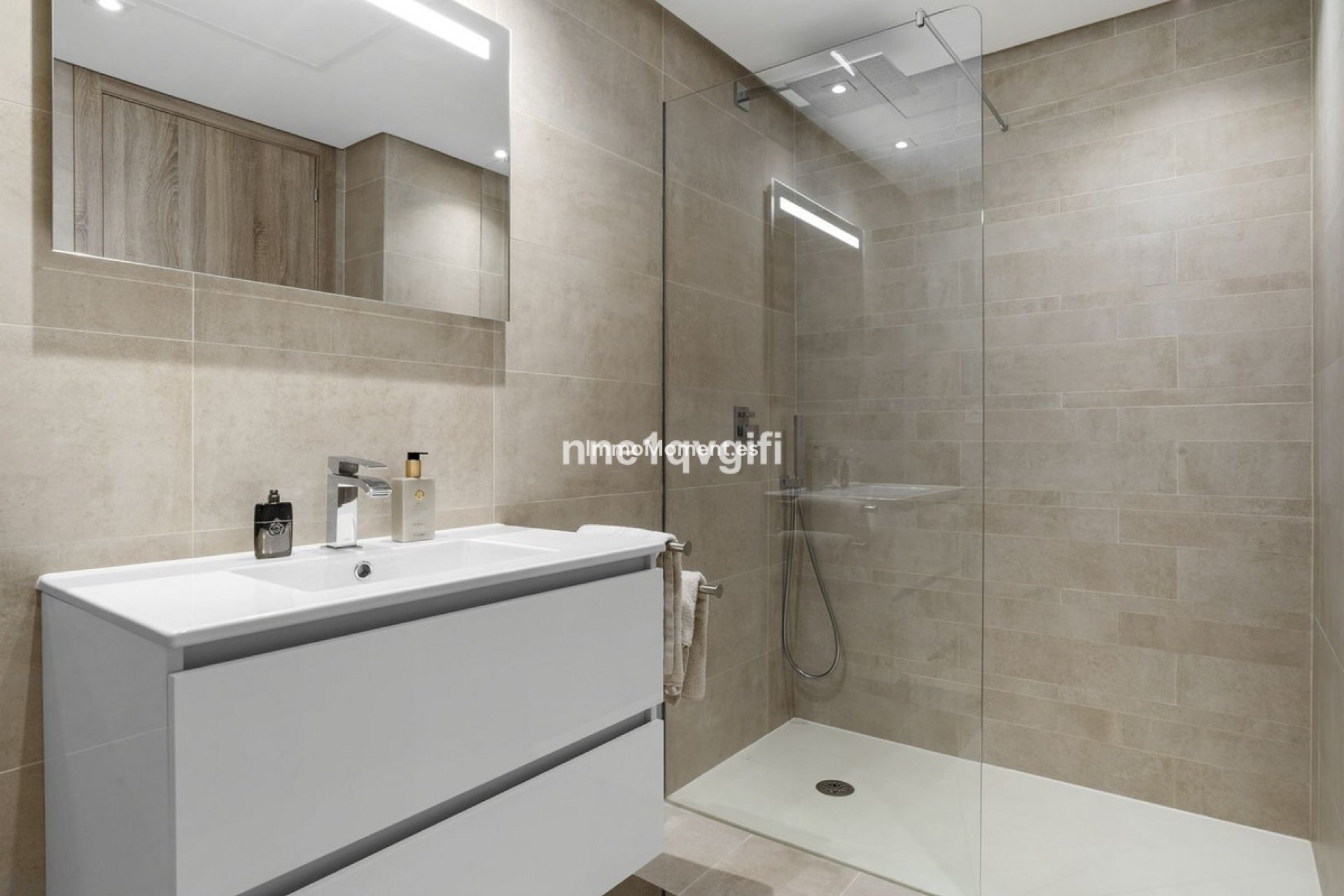 Resale - Apartment - Benahavís - Benahavís Centro