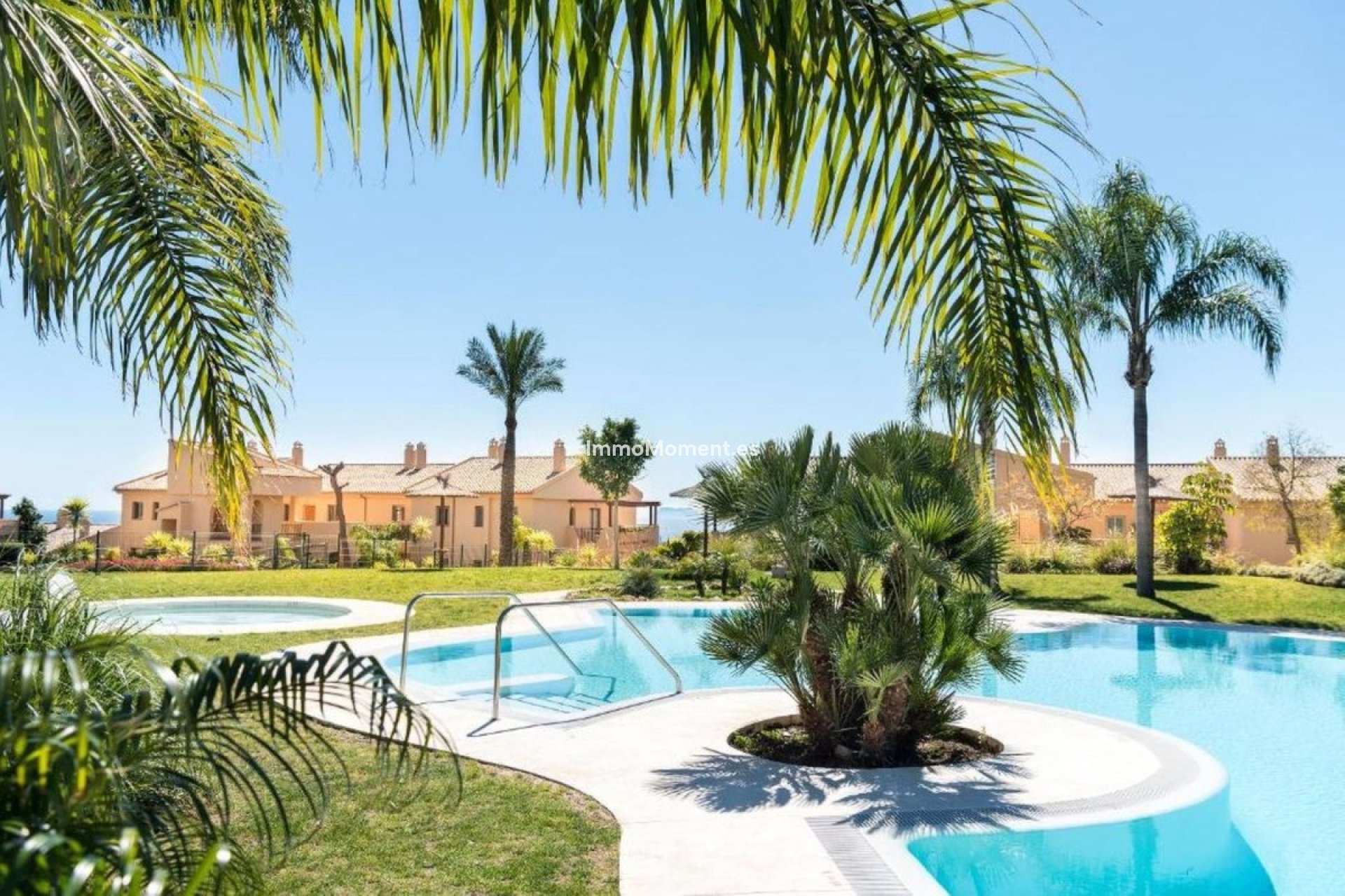 Resale - Apartment - Benahavís - Benahavís Centro