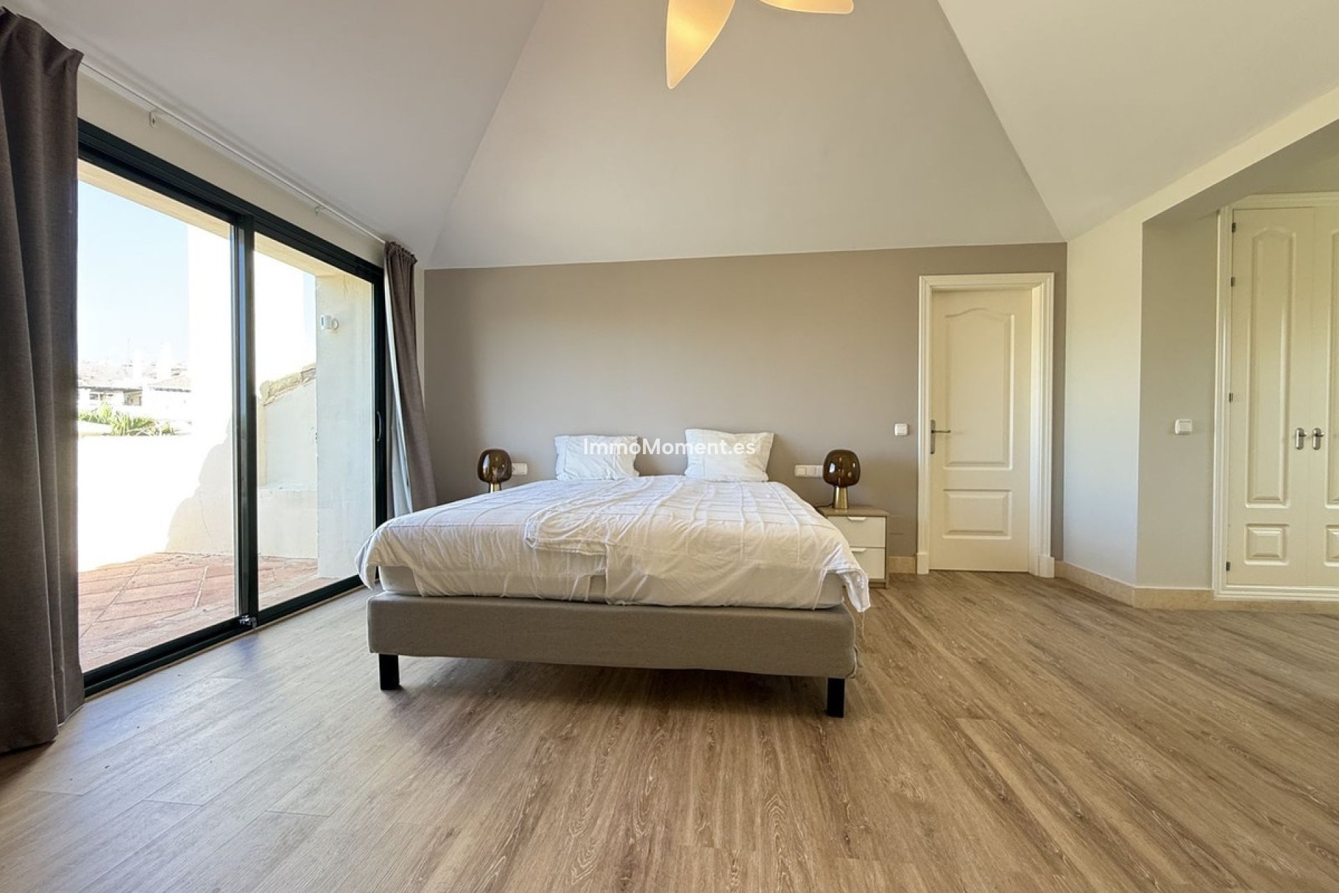 Resale - Apartment - Benahavís - Benahavís Centro
