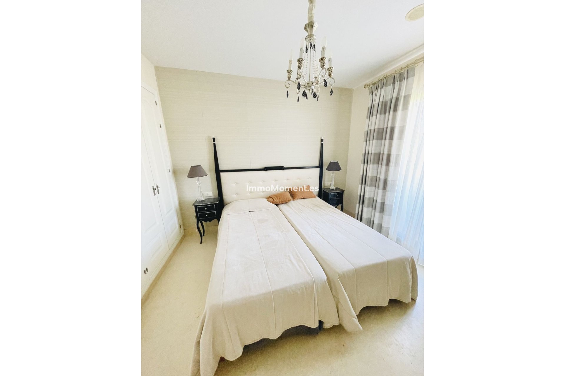 Resale - Apartment - Benahavís - Benahavís Centro