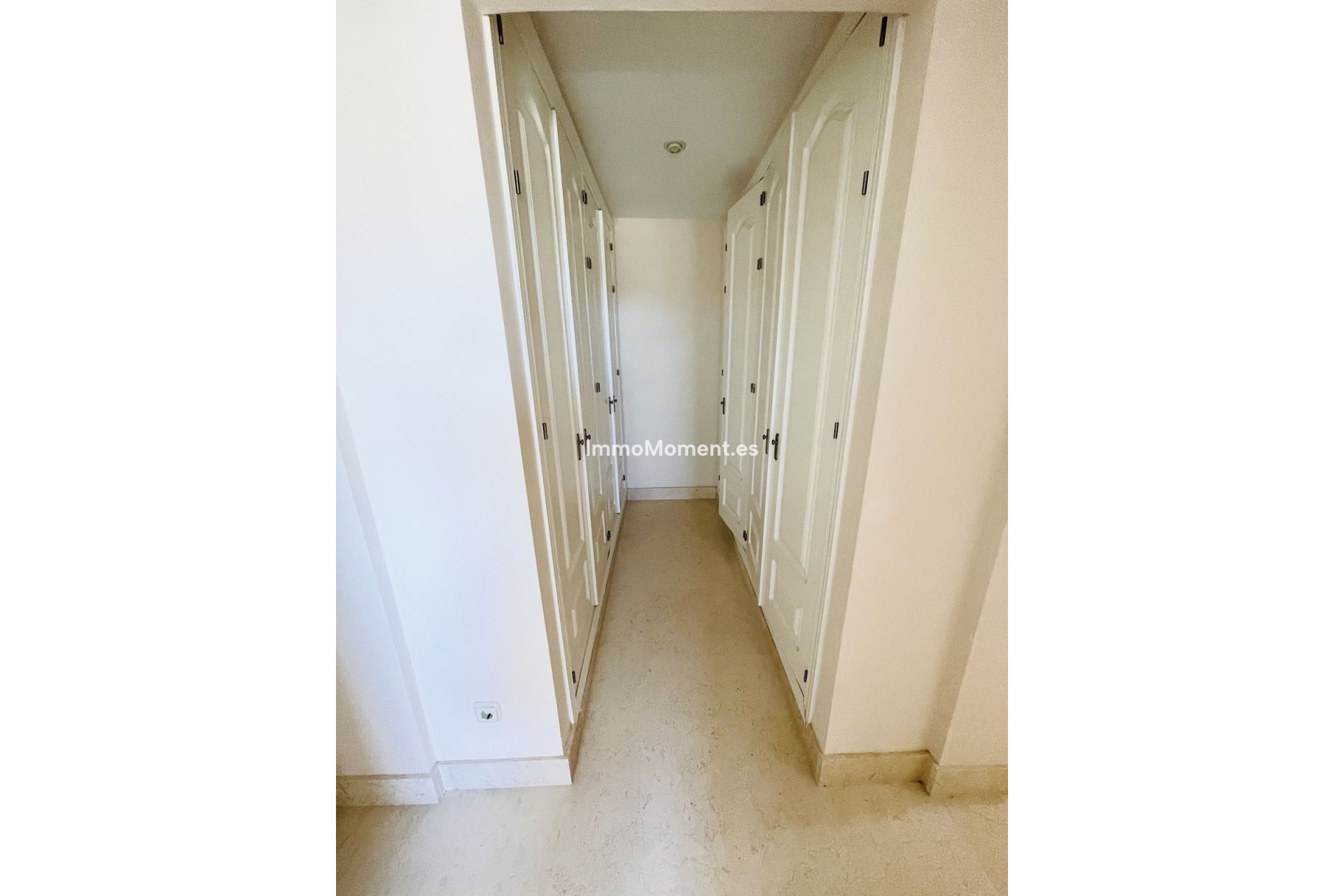 Resale - Apartment - Benahavís - Benahavís Centro