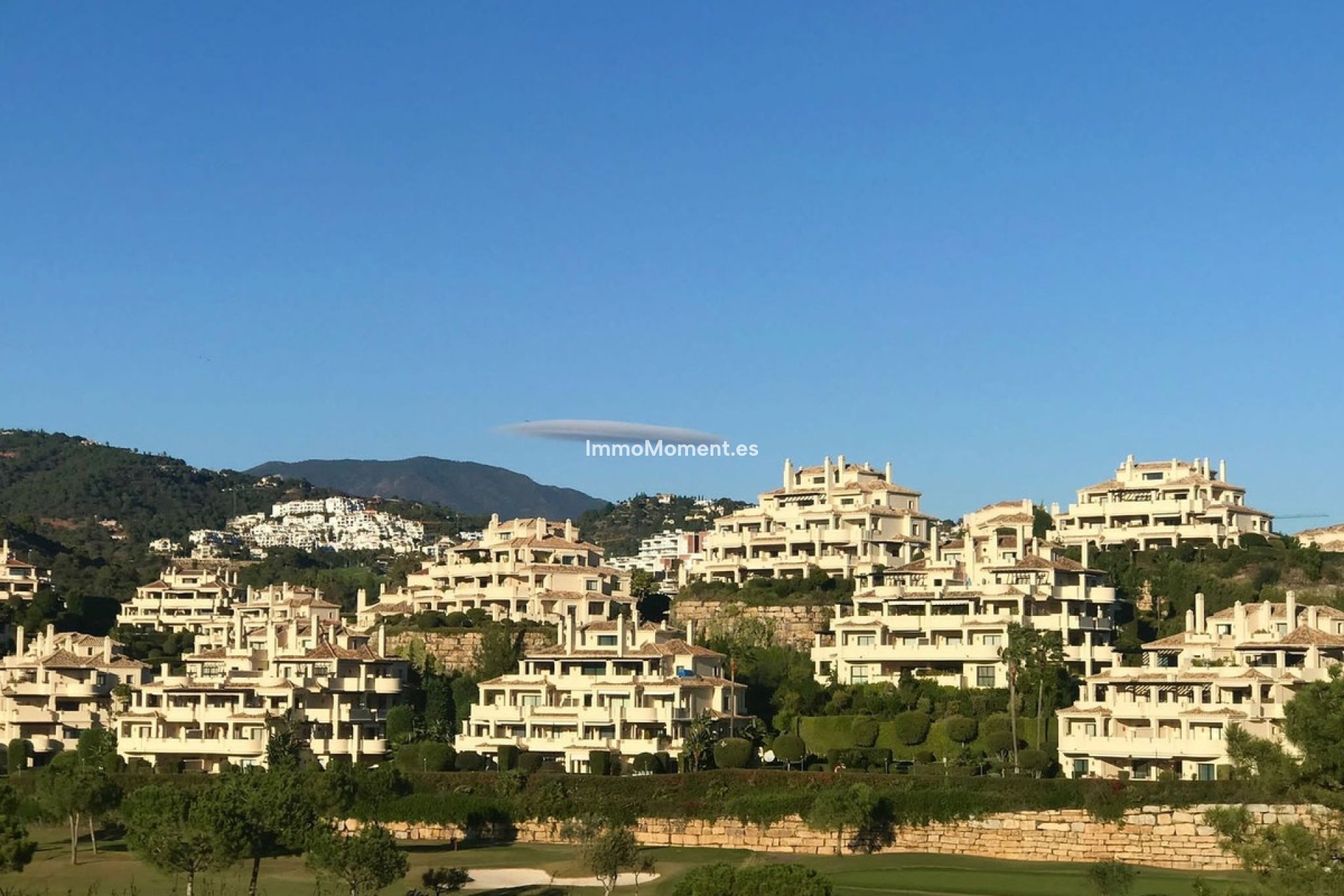 Resale - Apartment - Benahavís - Benahavís Centro