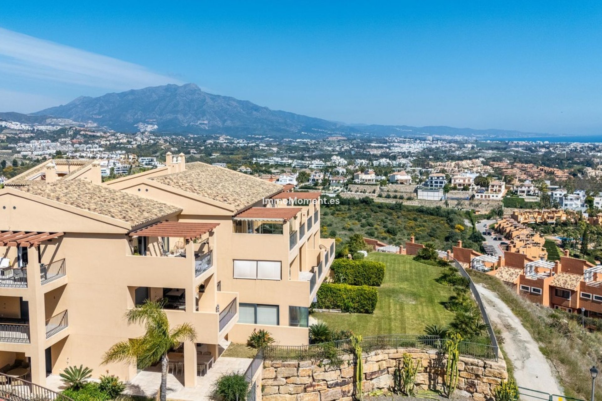 Resale - Apartment - Benahavís - Benahavís Centro