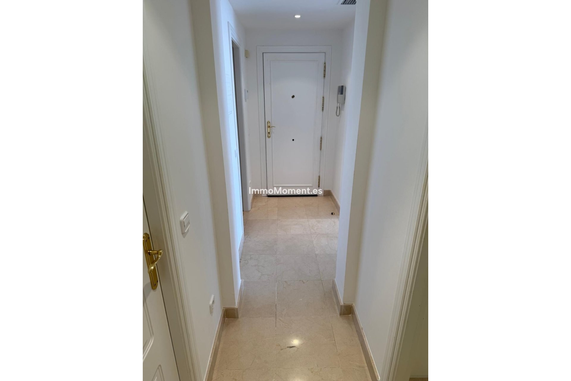 Resale - Apartment - Benahavís - Benahavís Centro