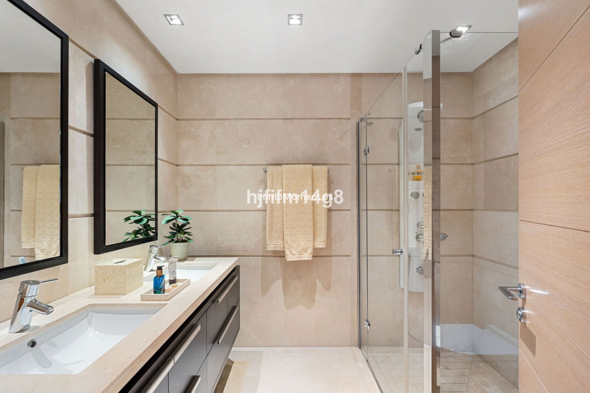 Resale - Apartment - Benahavís - Benahavís Centro