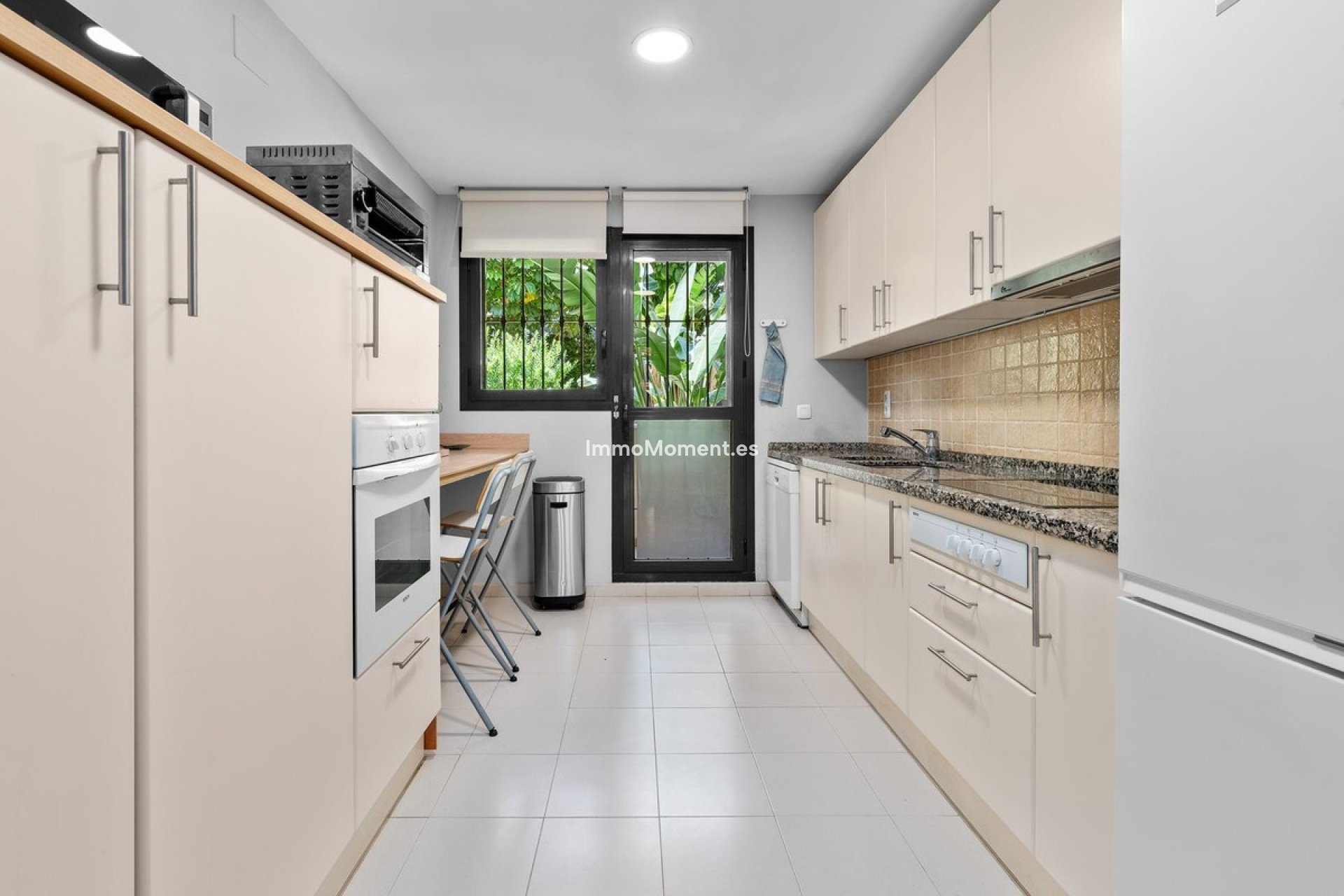 Resale - Apartment - Benahavís - Benahavís Centro