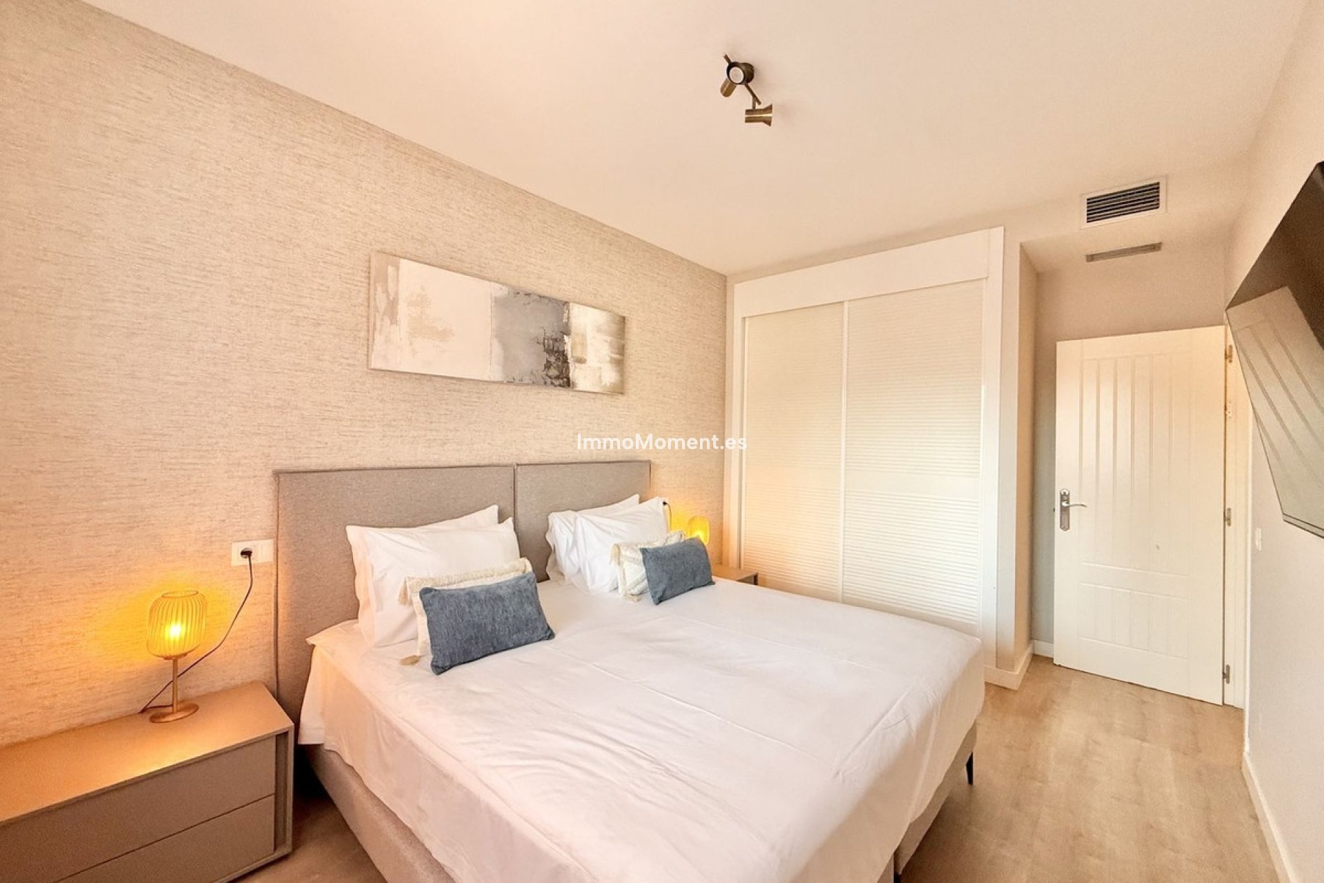 Resale - Apartment - Benahavís - Benahavís Centro