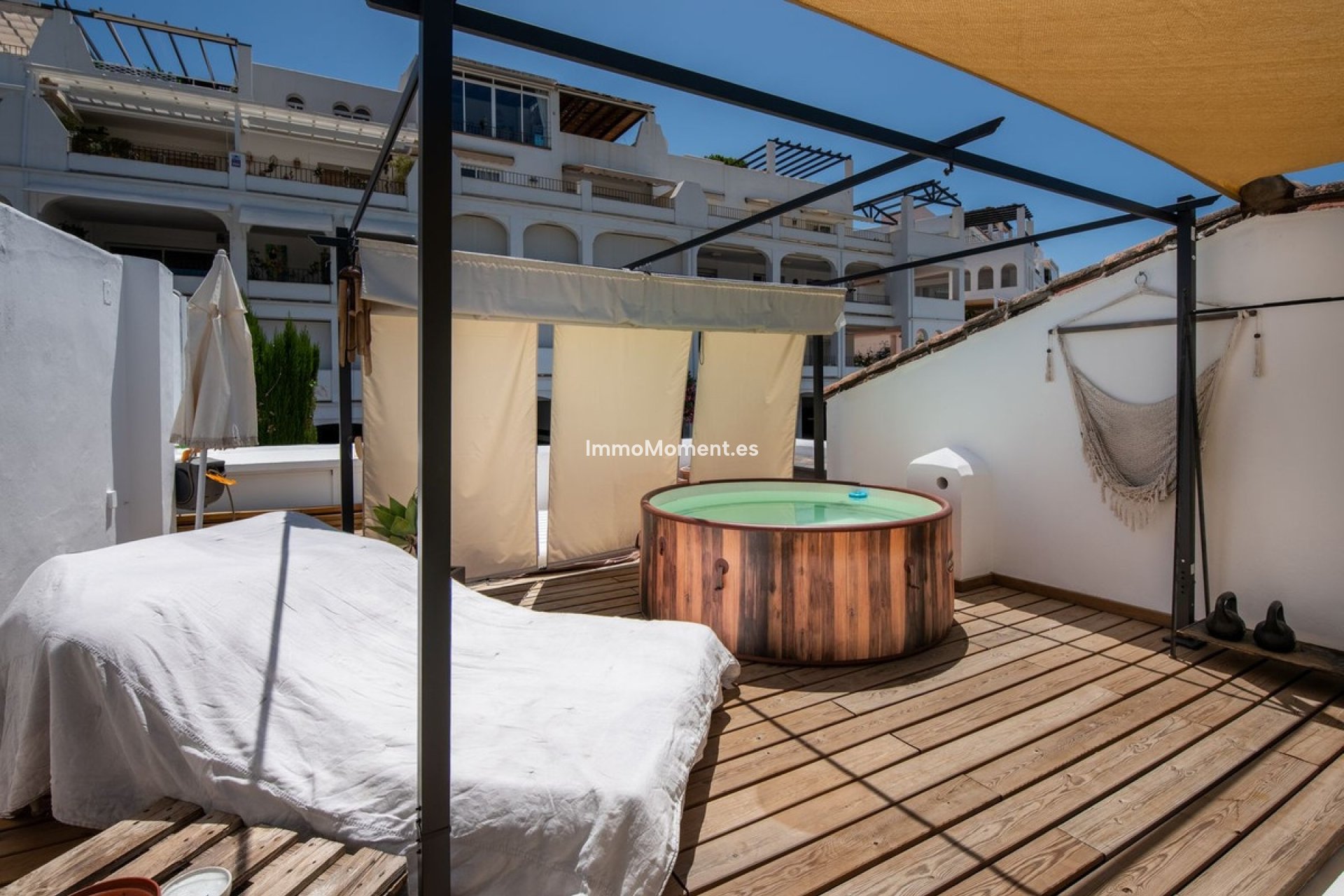 Resale - Apartment - Benahavís - Benahavís Centro