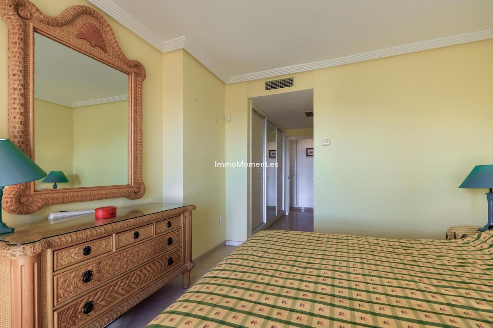 Resale - Apartment - Benahavís - Benahavís Centro