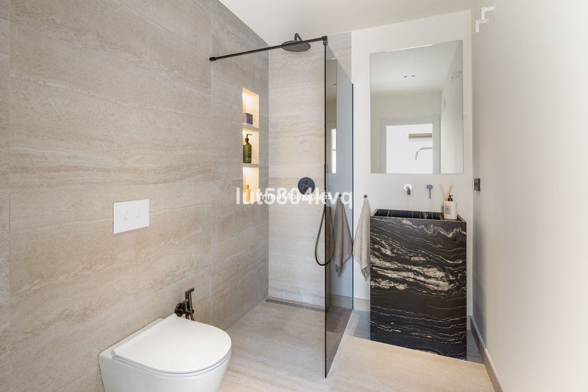 Resale - Apartment - Benahavís - La Quinta
