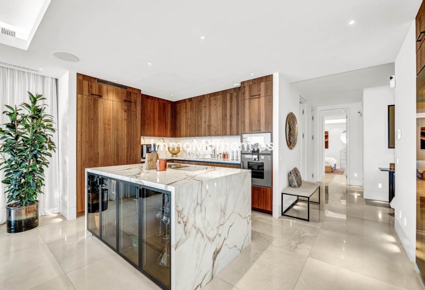 Resale - Apartment - Benahavís - La Quinta