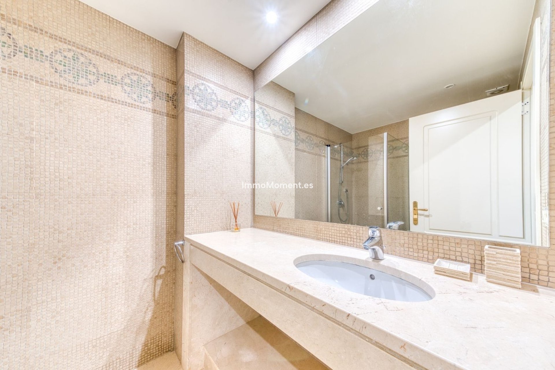 Resale - Apartment - Benahavís - La Quinta