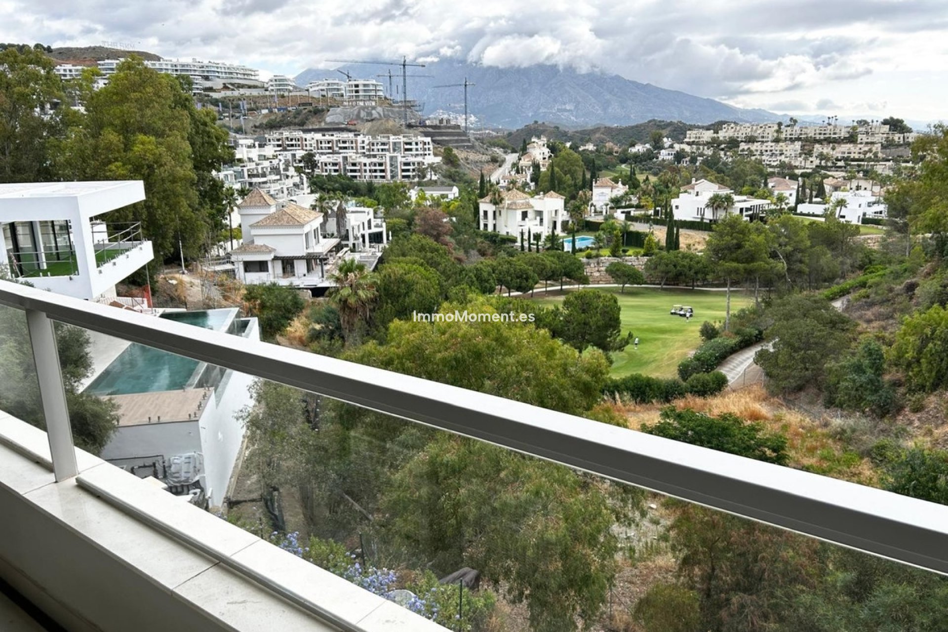 Resale - Apartment - Benahavís - La Quinta