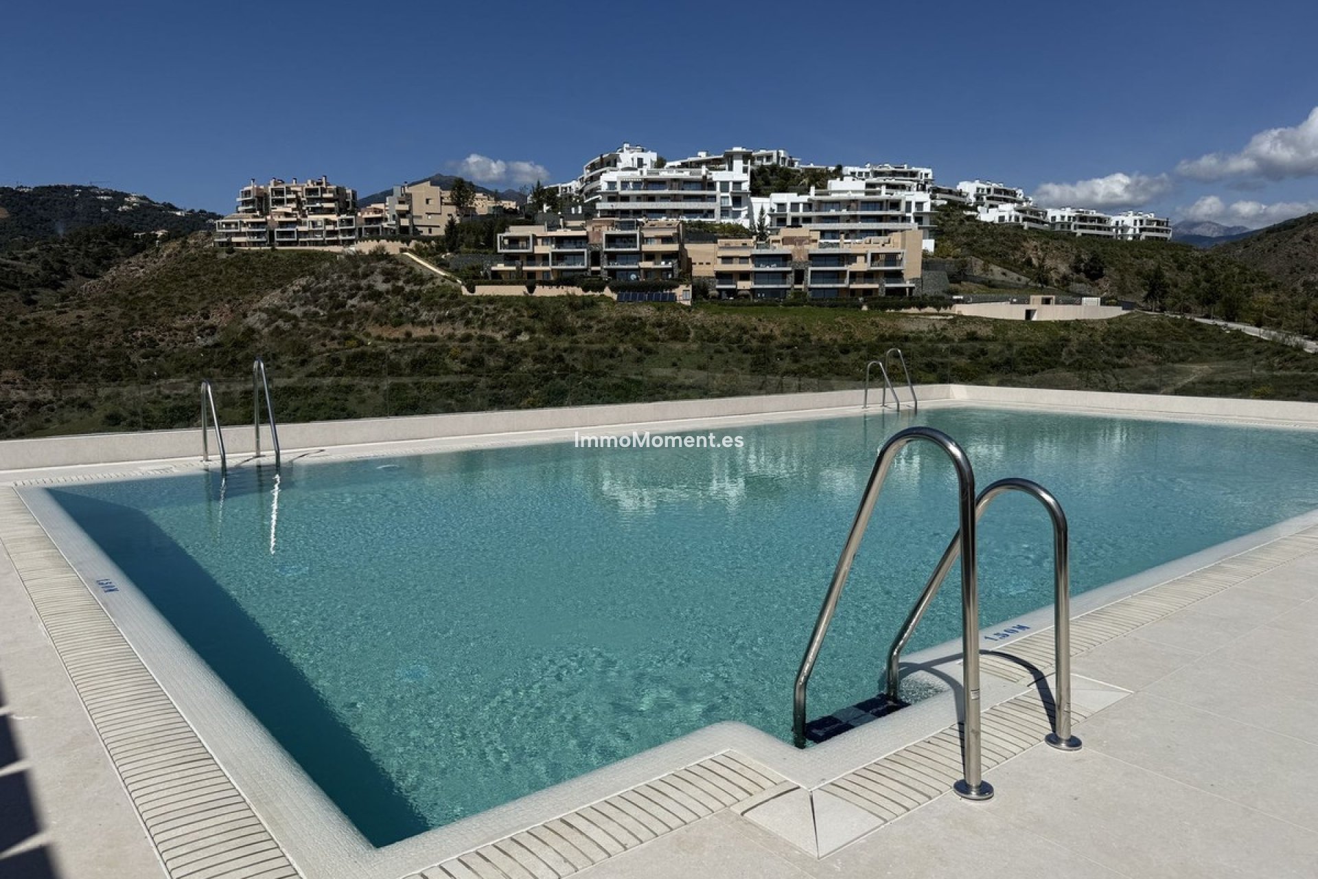 Resale - Apartment - Benahavís - La Quinta