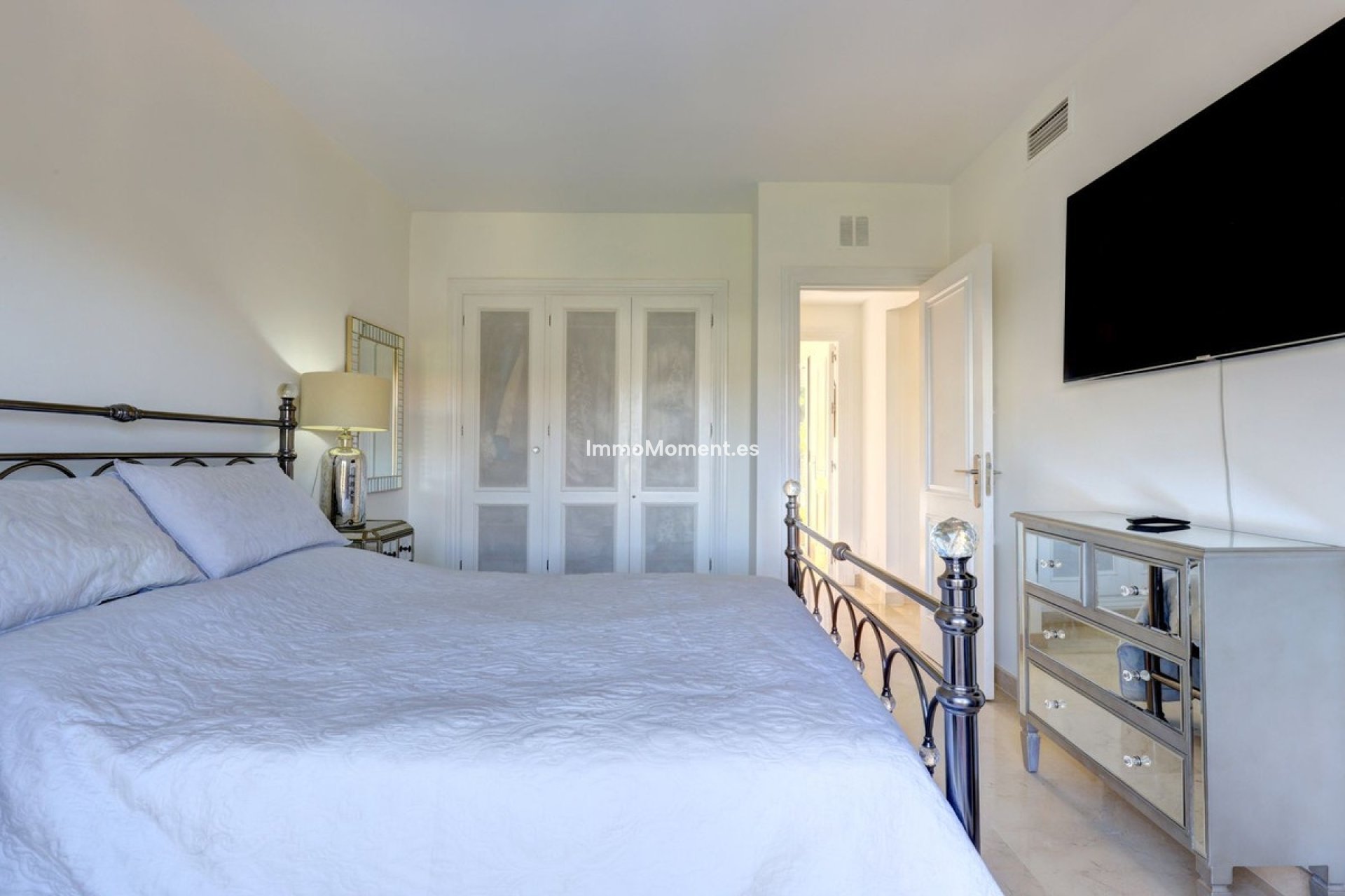 Resale - Apartment - Benahavís - La Quinta