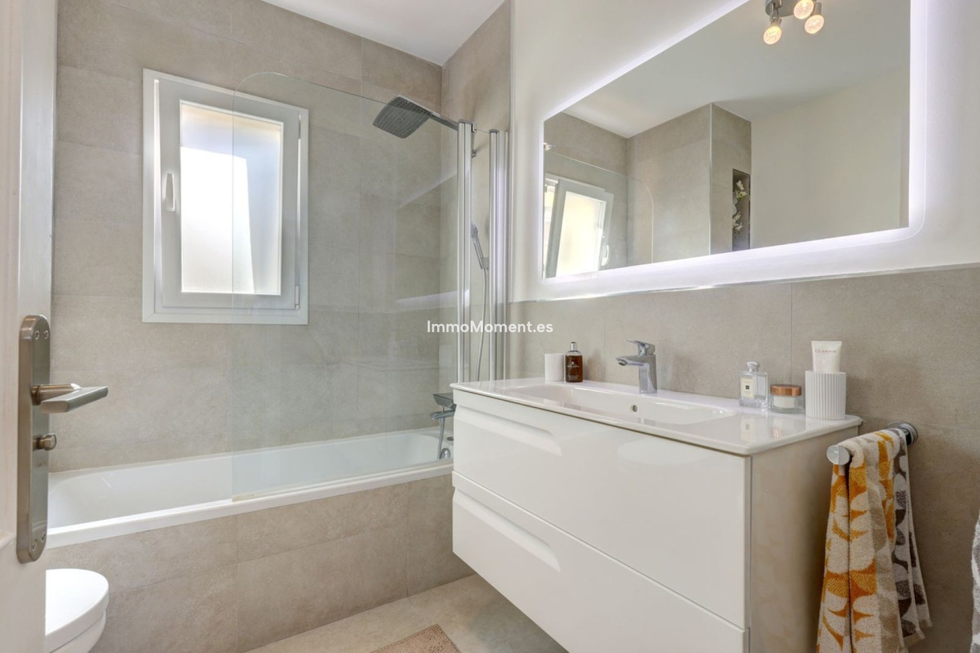 Resale - Apartment - Benahavís - La Quinta