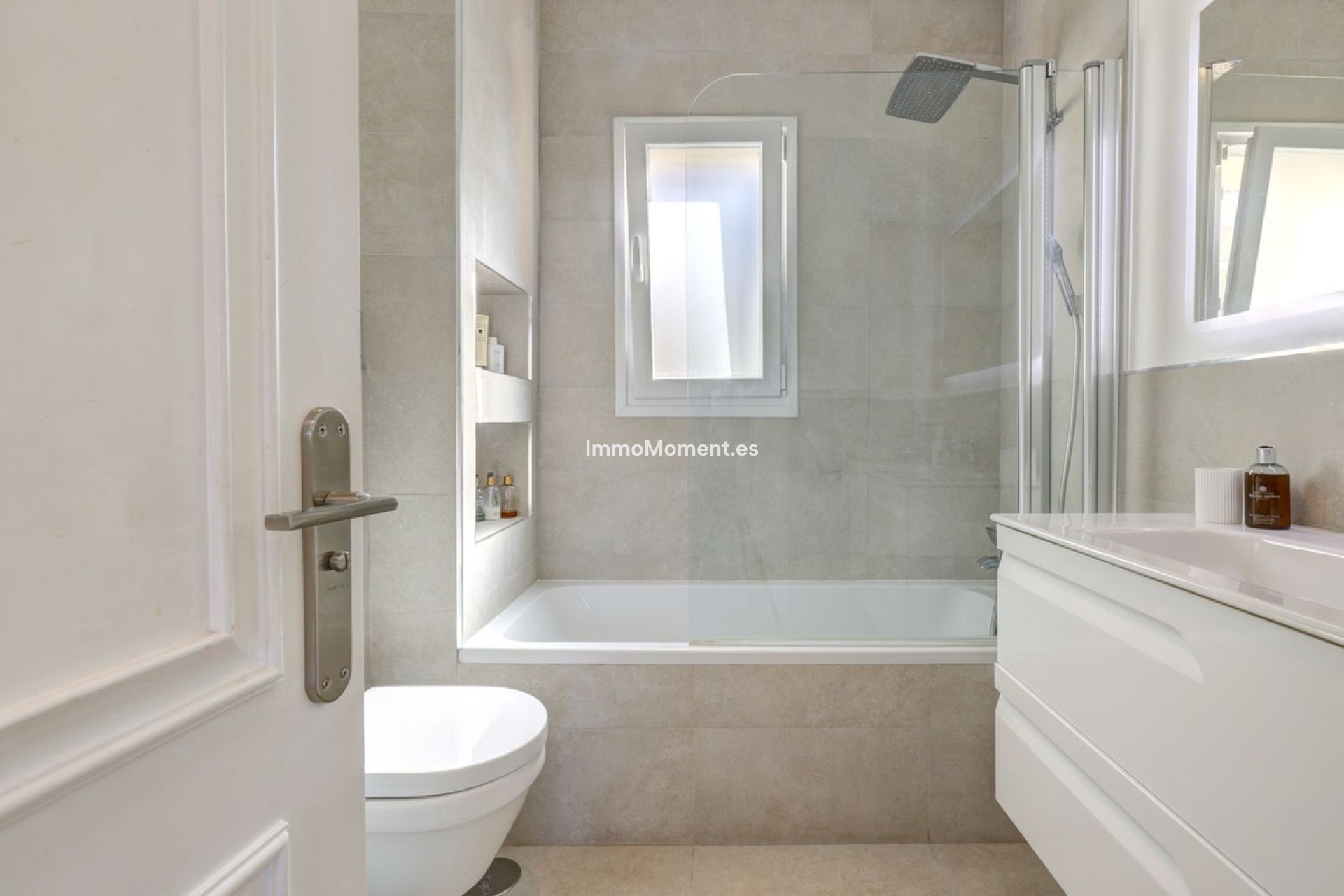 Resale - Apartment - Benahavís - La Quinta