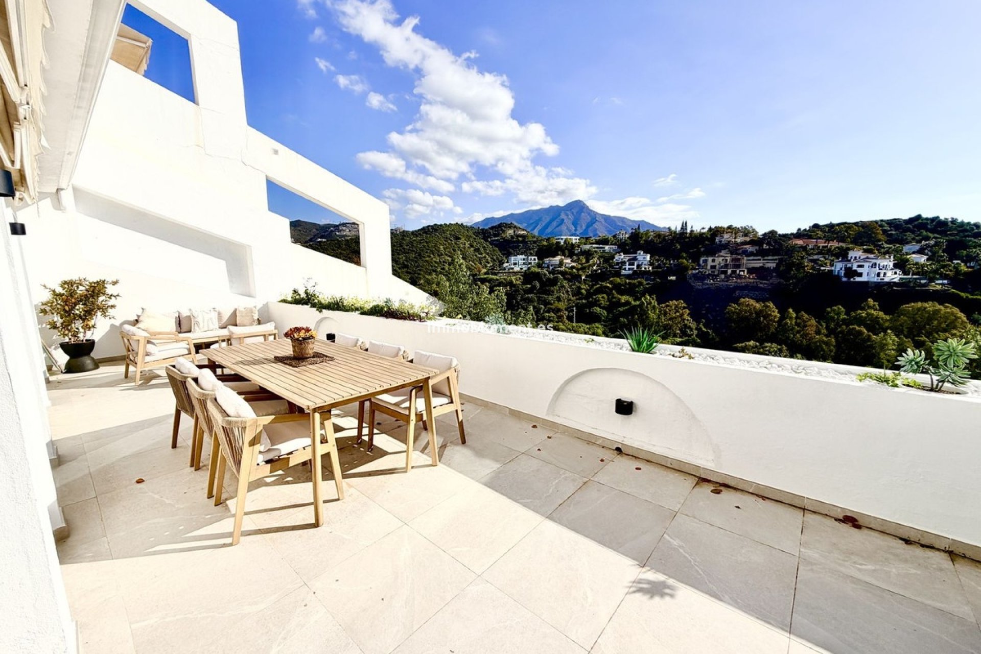 Resale - Apartment - Benahavís - La Quinta