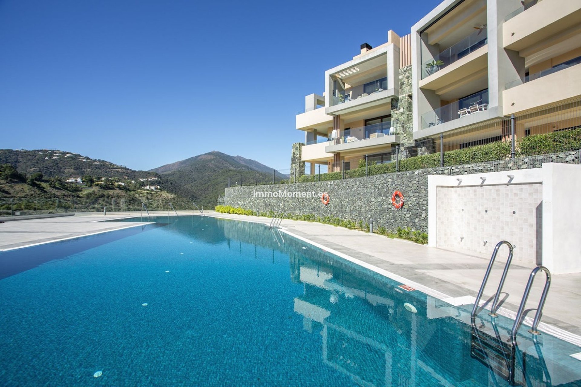 Resale - Apartment - Benahavís - La Quinta