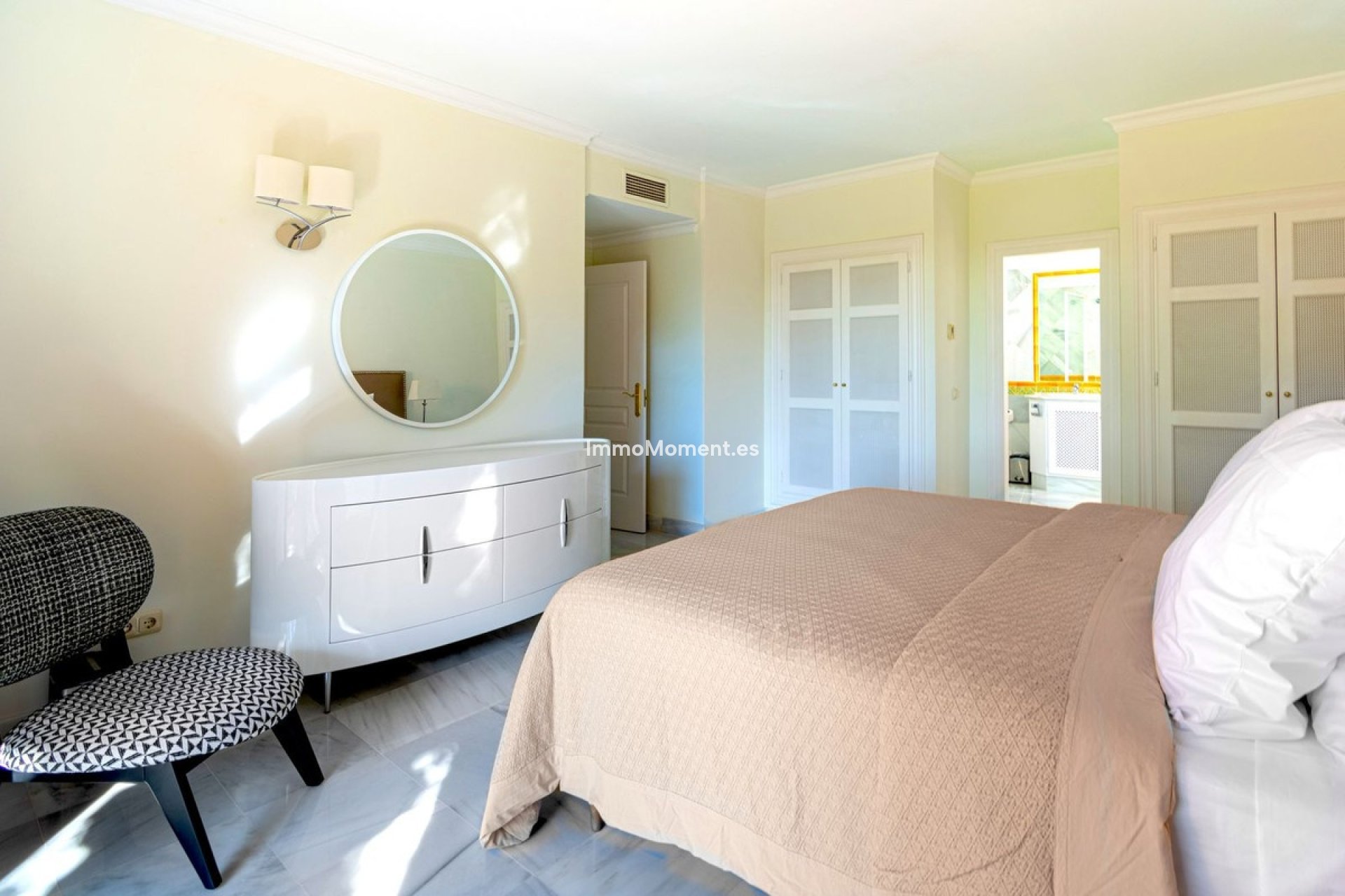 Resale - Apartment - Benahavís - La Quinta